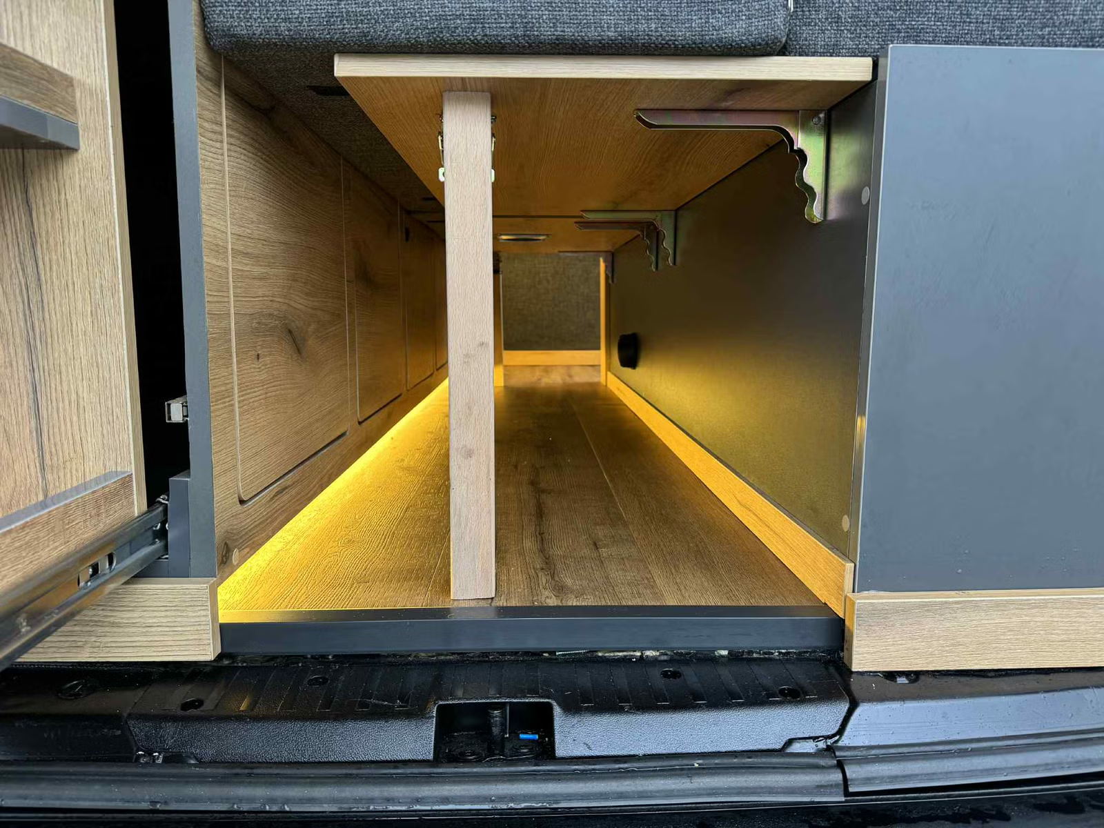 Volkswagen Transporter 2017 34