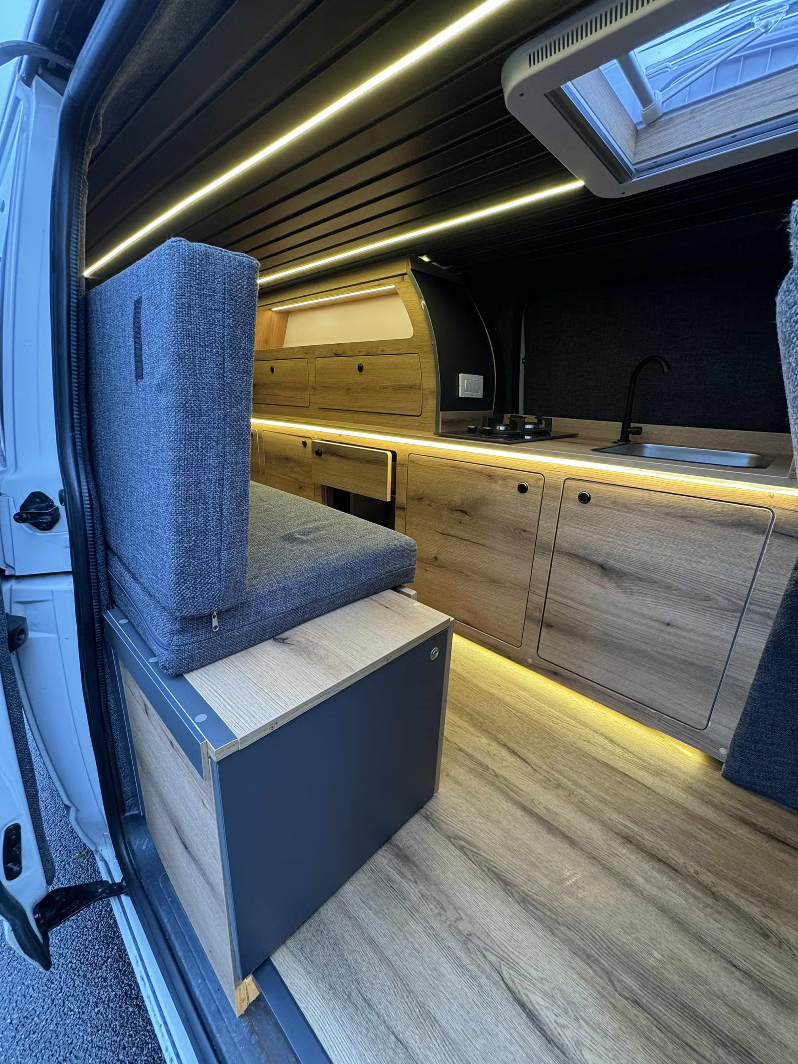 Volkswagen Transporter 2017 32