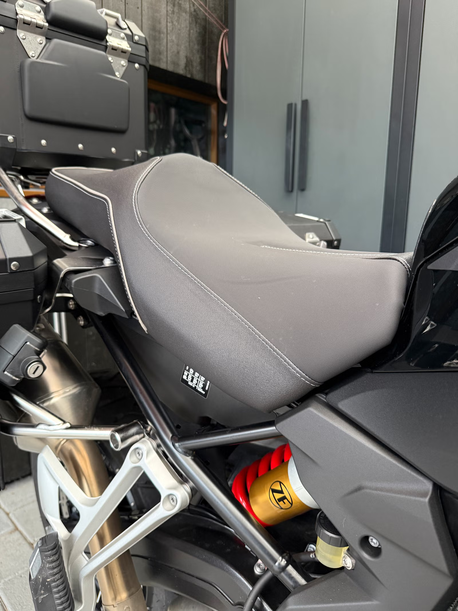 BMW F 850 GS Adventure Triple Black 2023 17