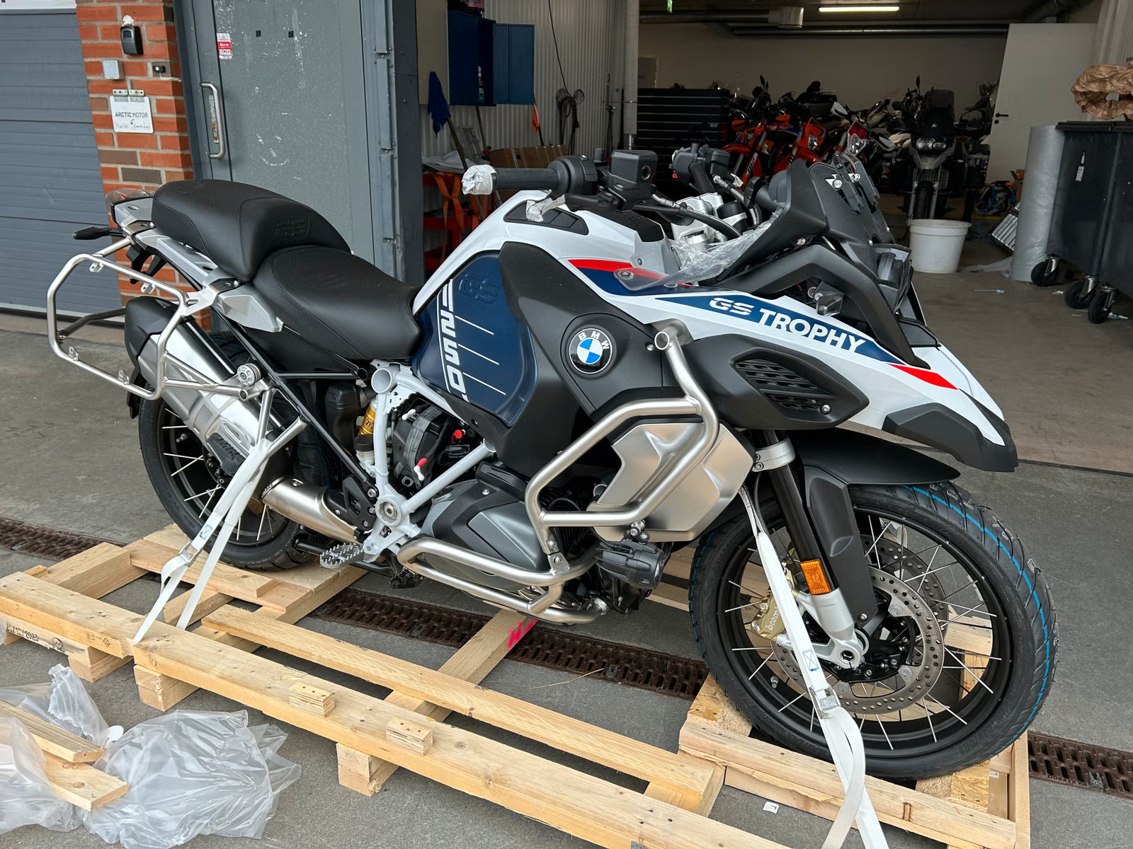 BMW R 1250 GS Trophy 2024 1