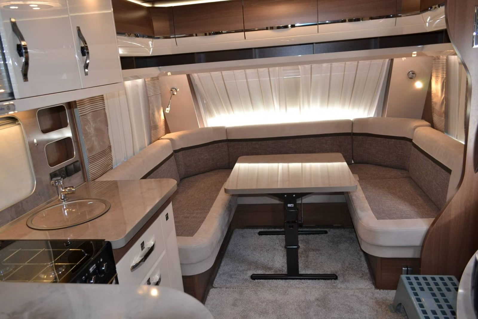 Hobby 720 KWFU Prestige 2020 13