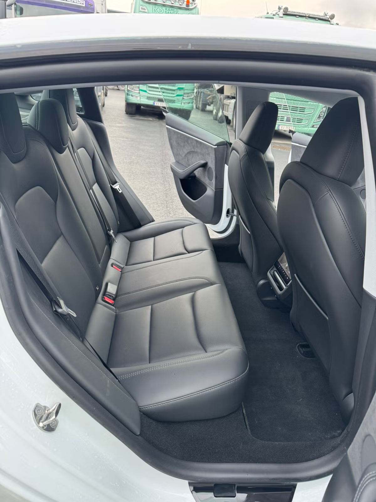 Tesla Model 3 2024 9