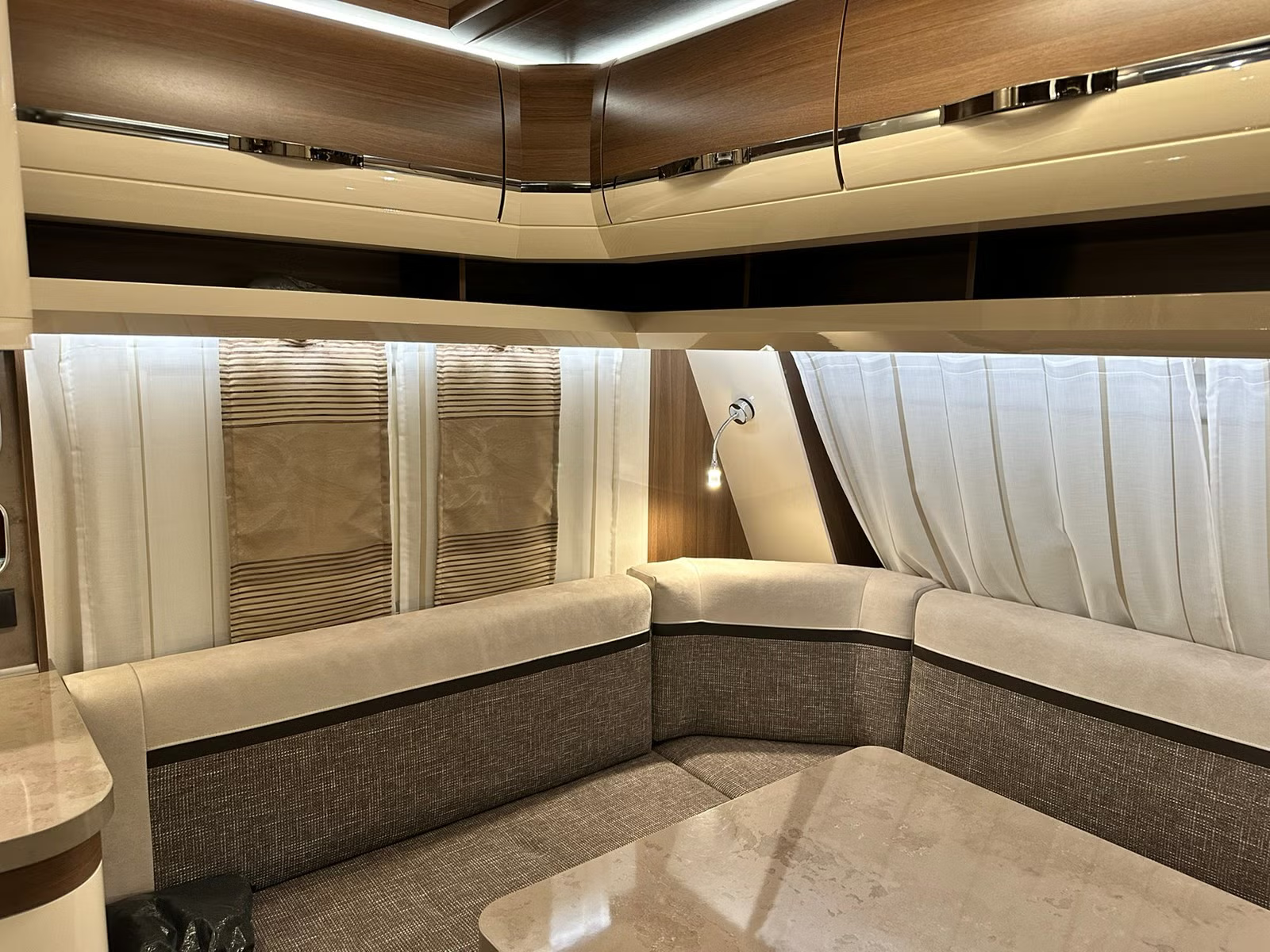 Hobby 720 KWFU Prestige 2020 14