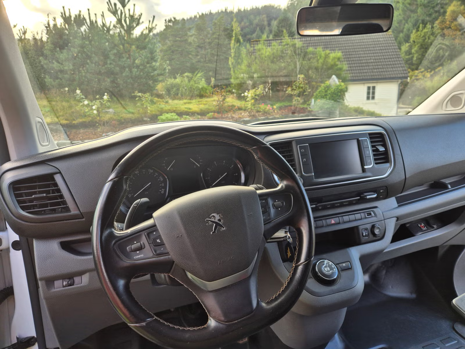 Peugeot Expert Traveller 2020 9