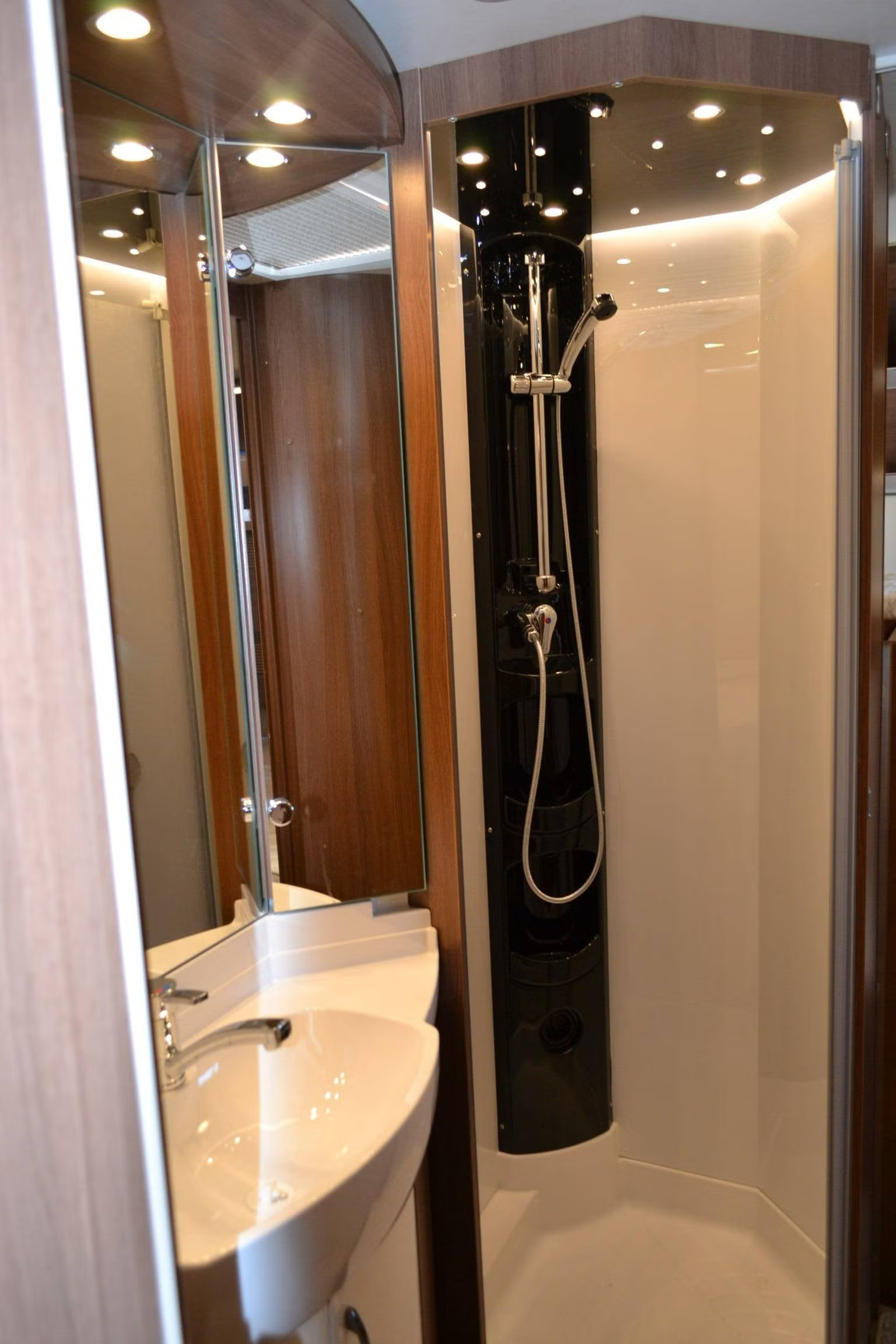 Hobby 720 KWFU Prestige 2020 28