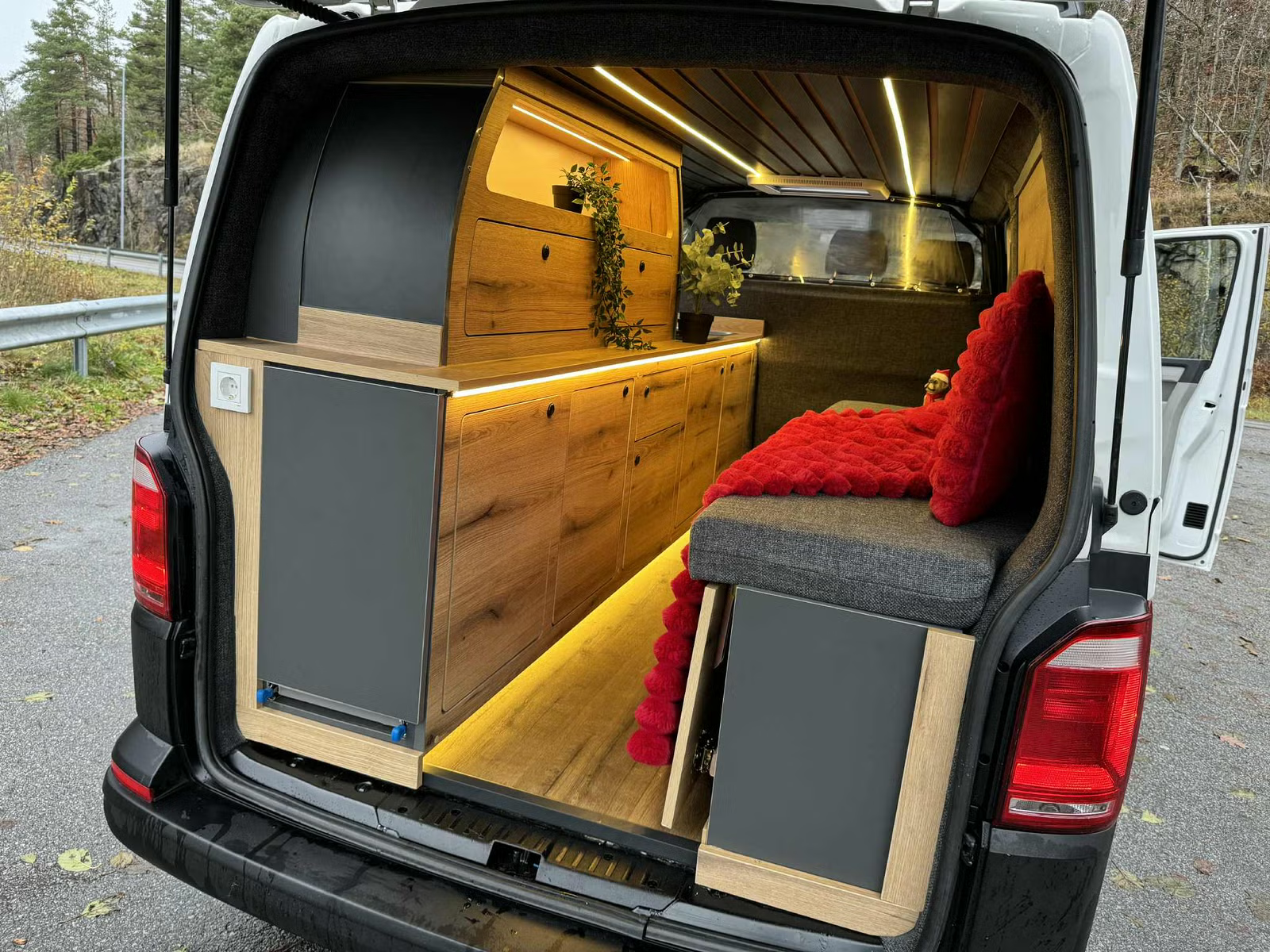 Volkswagen Transporter 2017 16