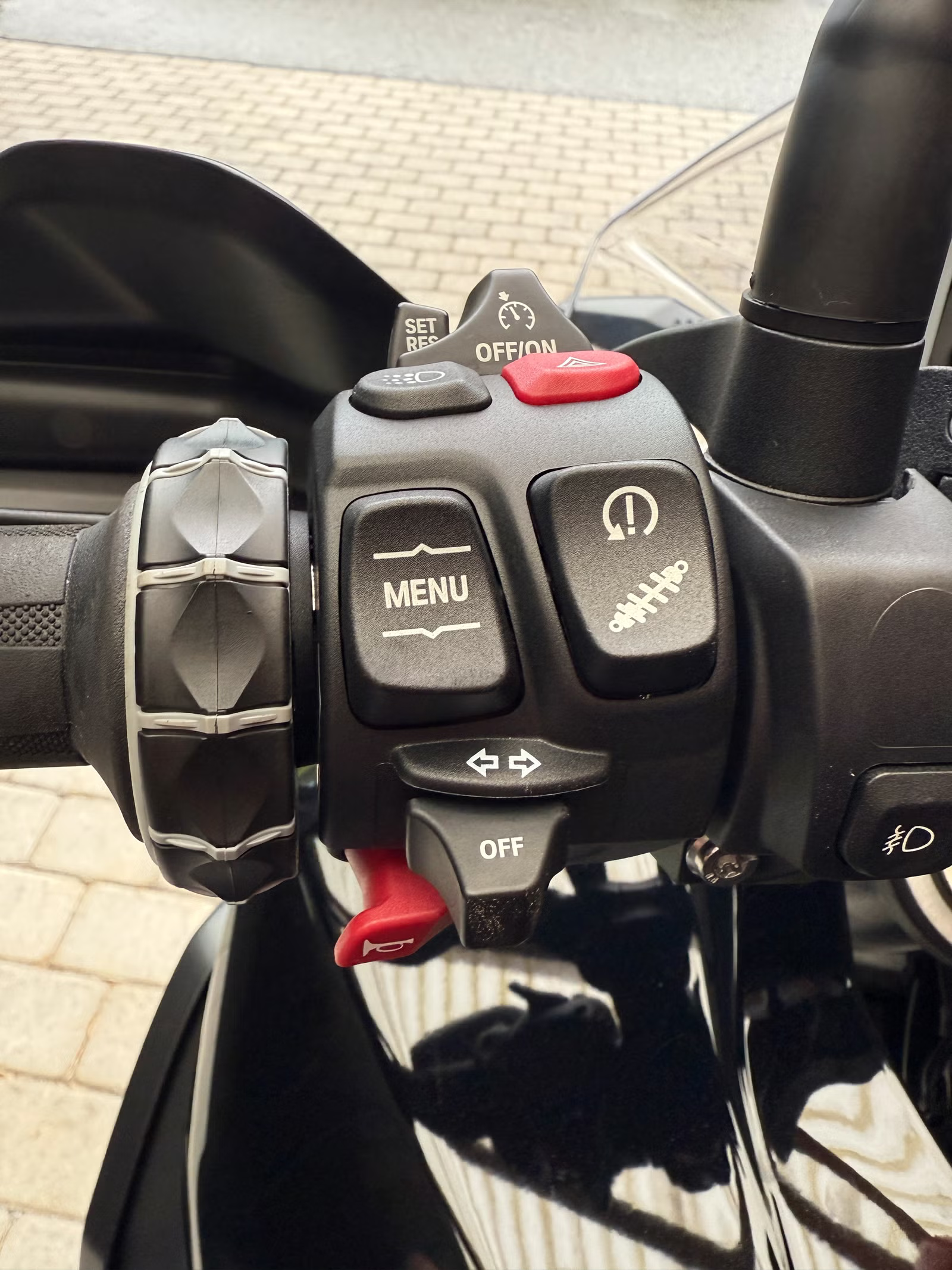 BMW F 850 GS Adventure Triple Black 2023 9