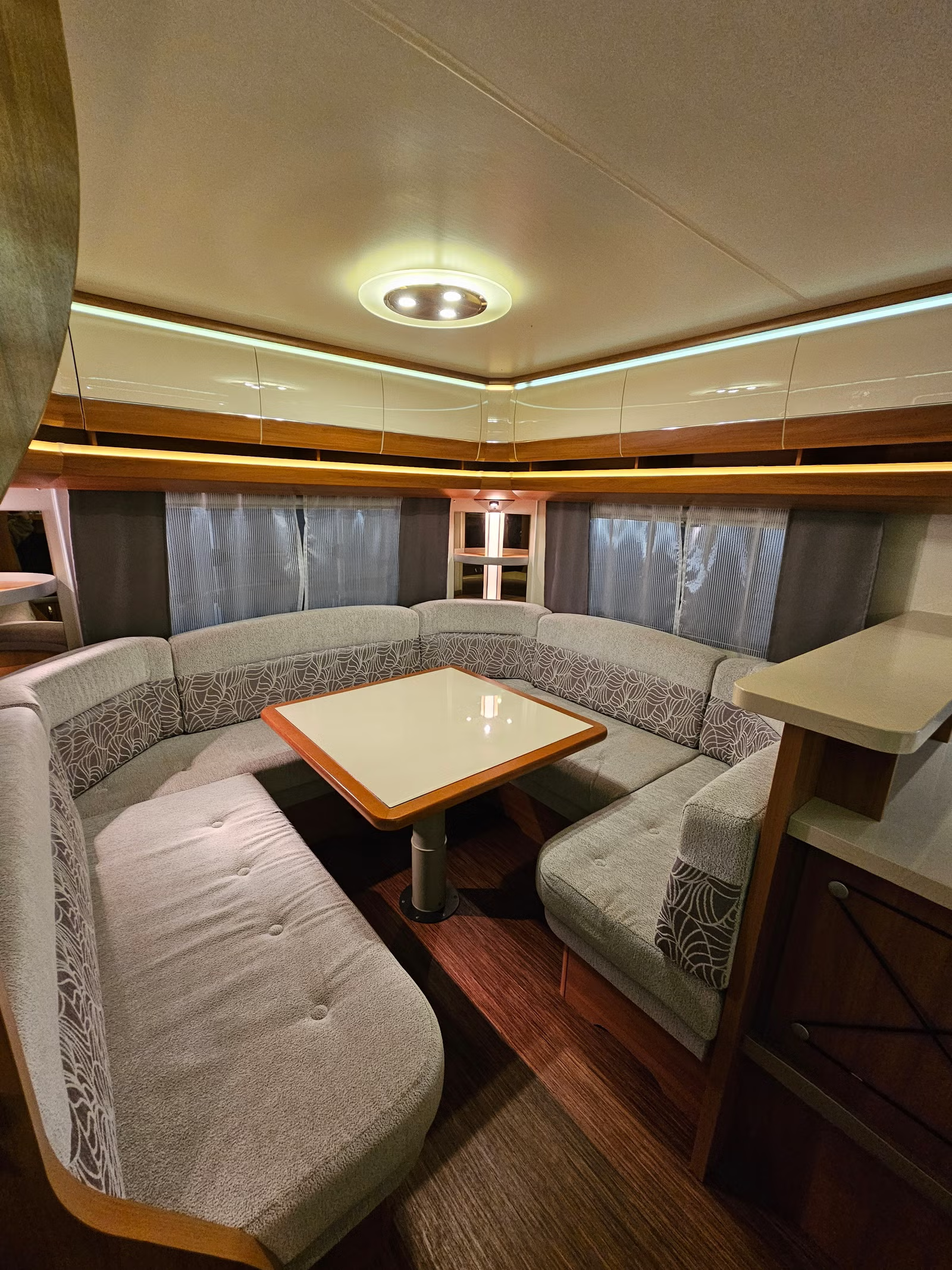 Hobby 560 CFE Excellent 2013 5