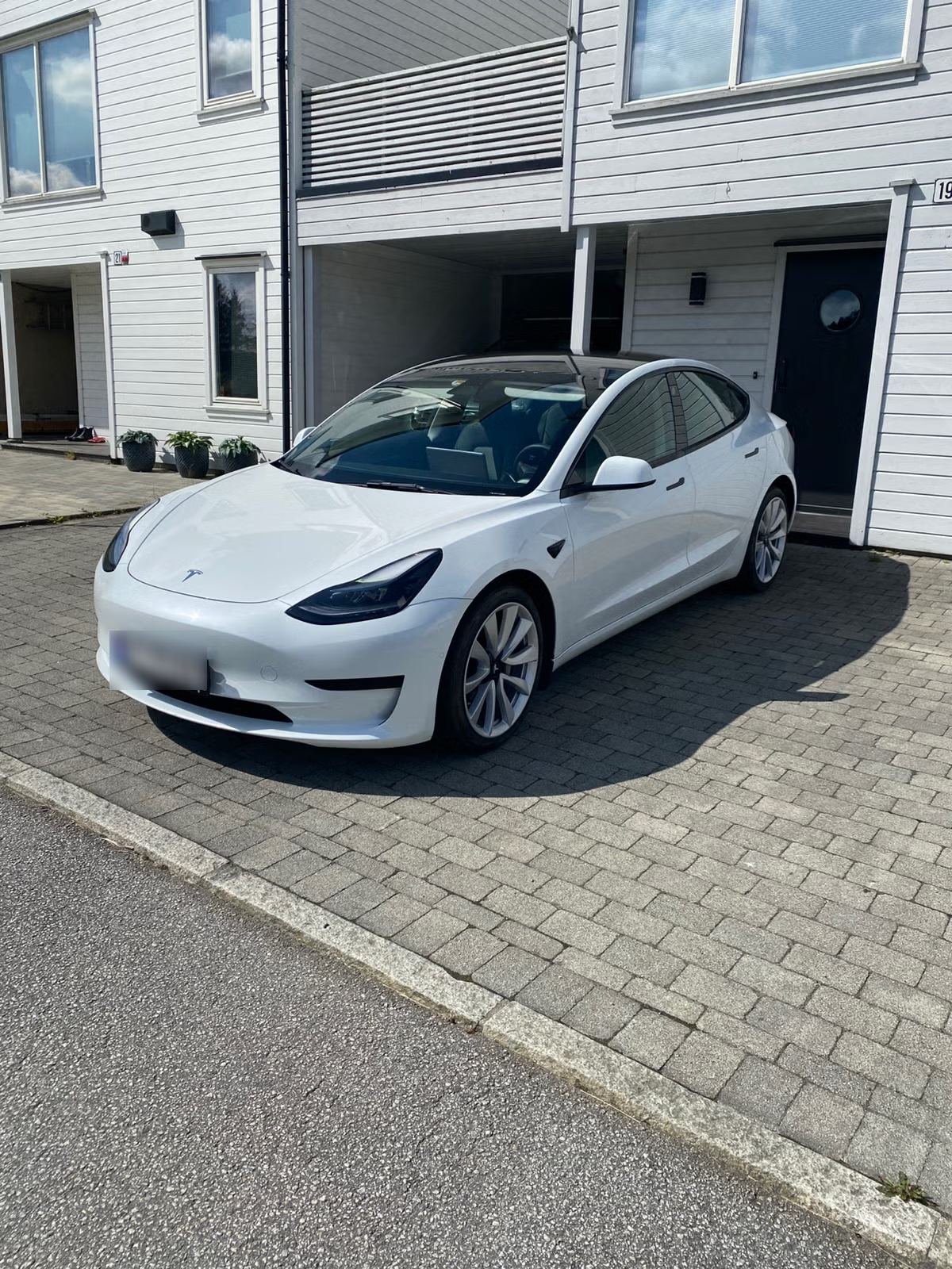 Tesla Model 3 SR+ 2021 1