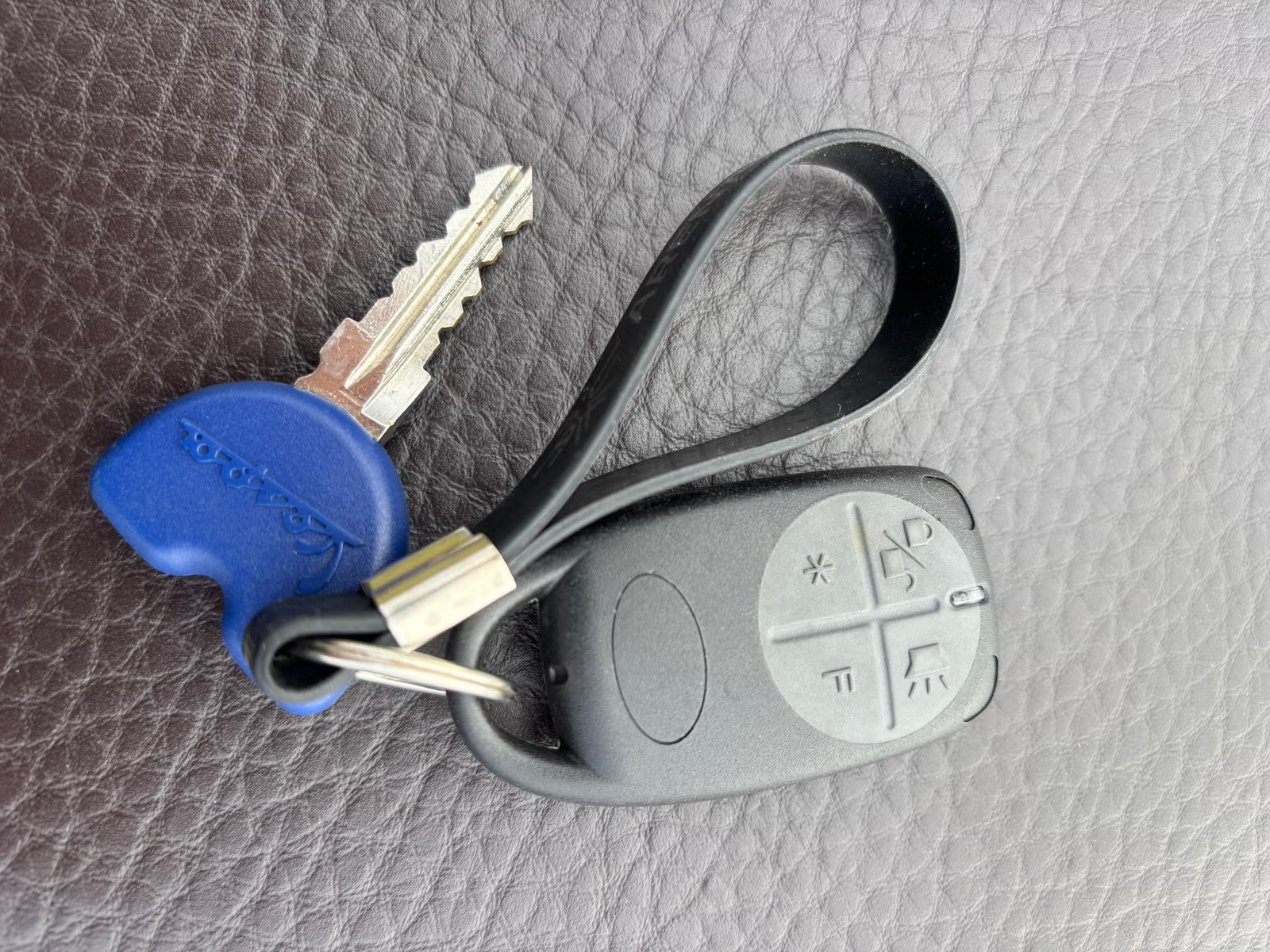 Vespa GTS 300 Touring HPE 2021 9