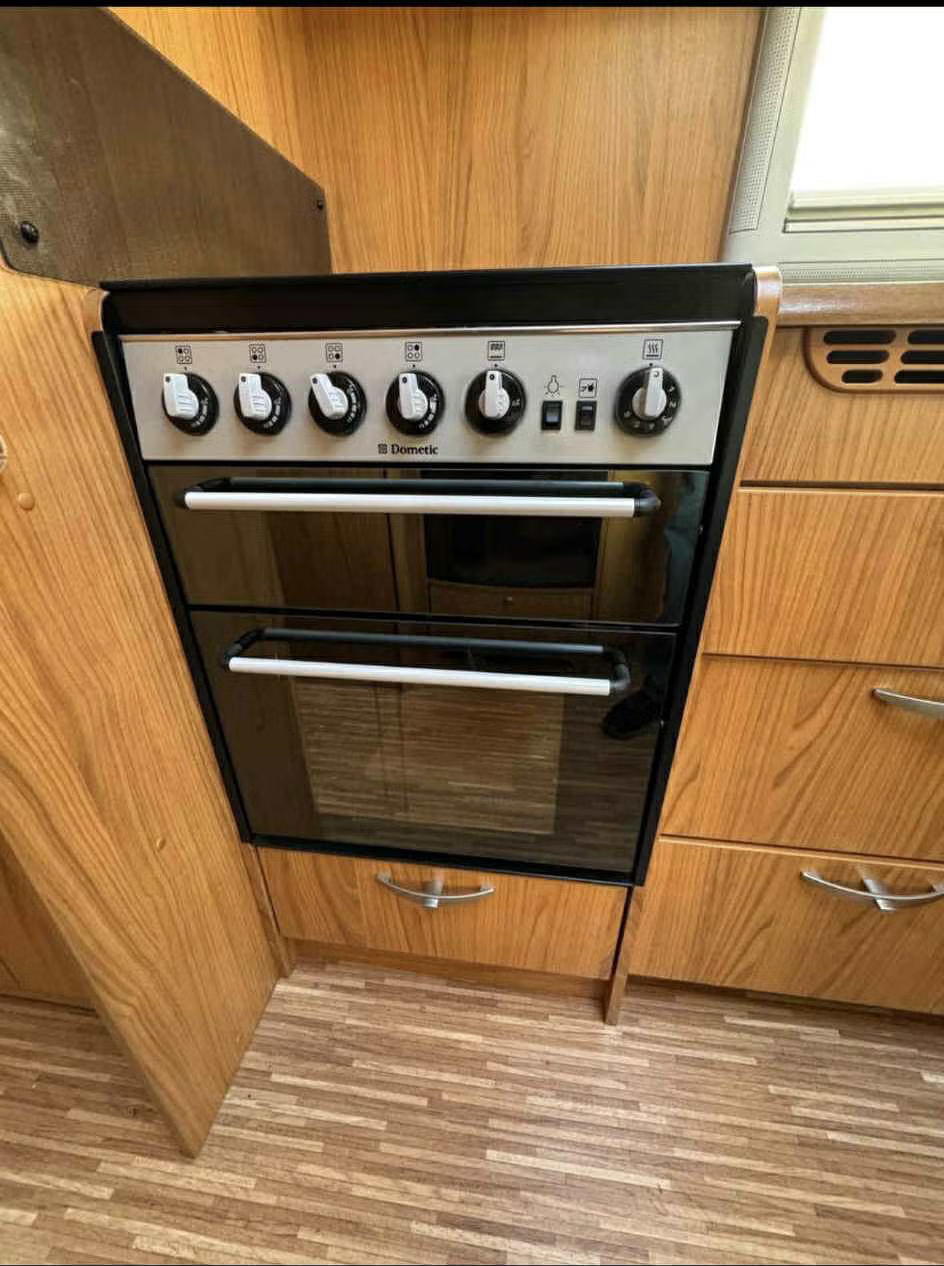 Burstner Elegance i 821 2008 12