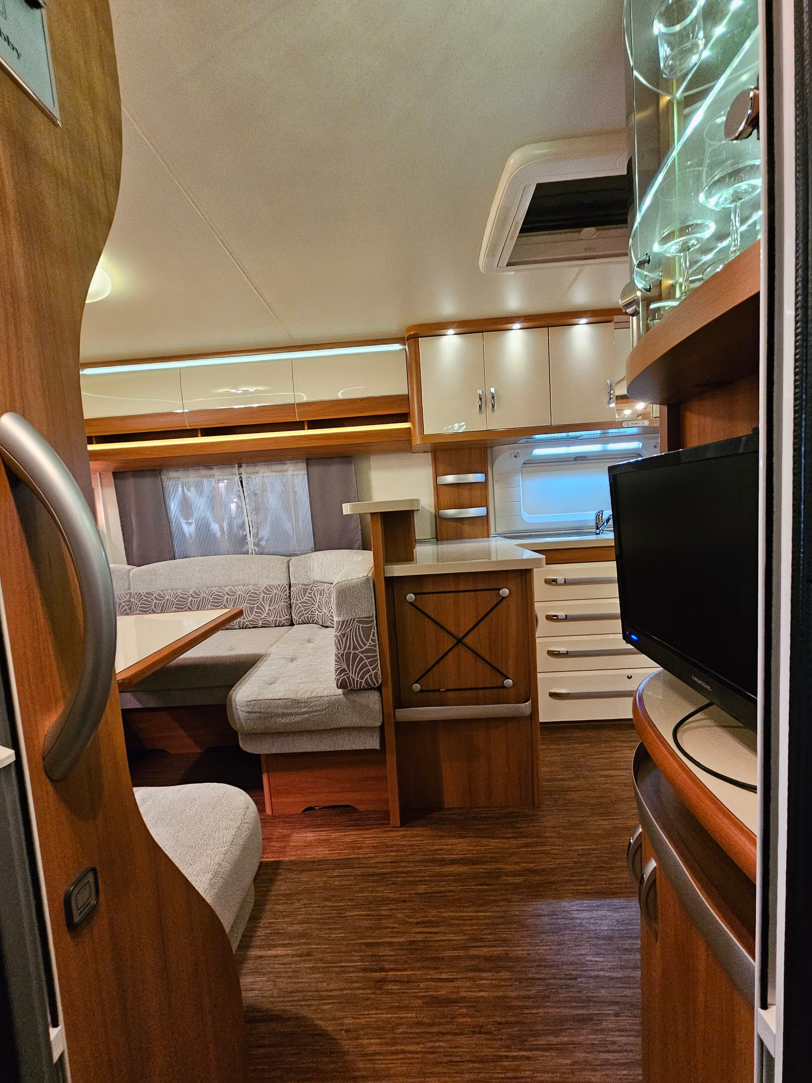 Hobby 560 CFE Excellent 2013 12