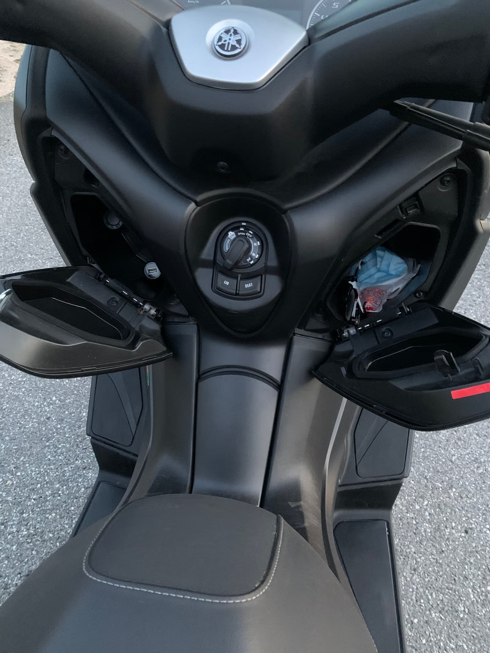 Yamaha X-Max 300 2020 14