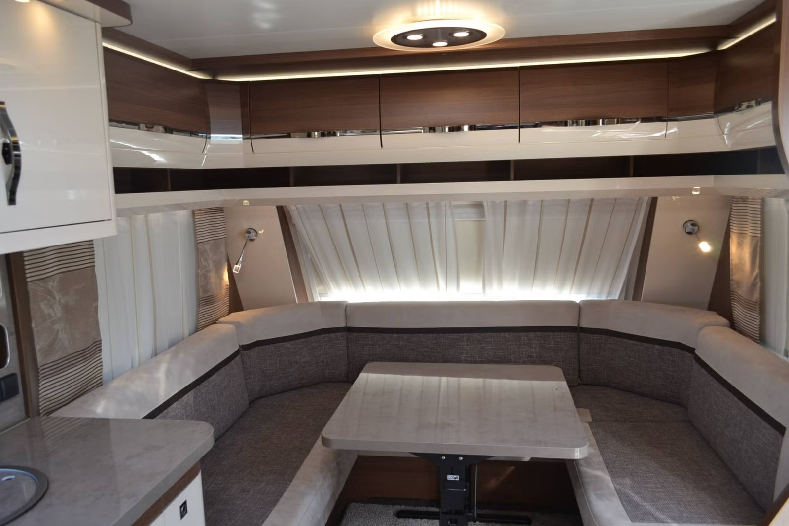 Hobby 720 KWFU Prestige 2020 11