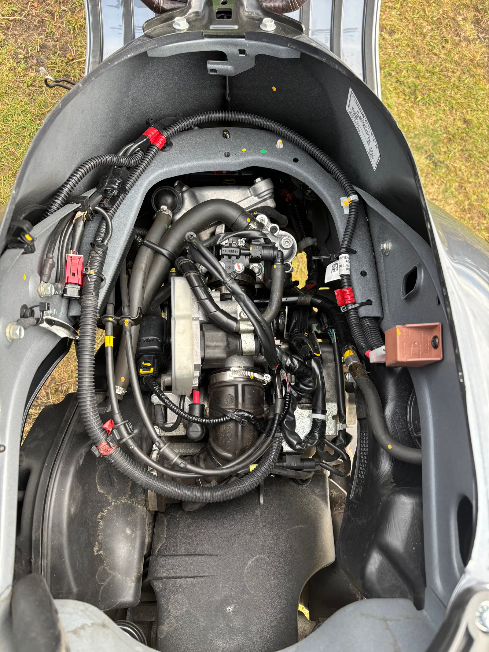 Vespa GTS 300 Touring HPE 2021 17