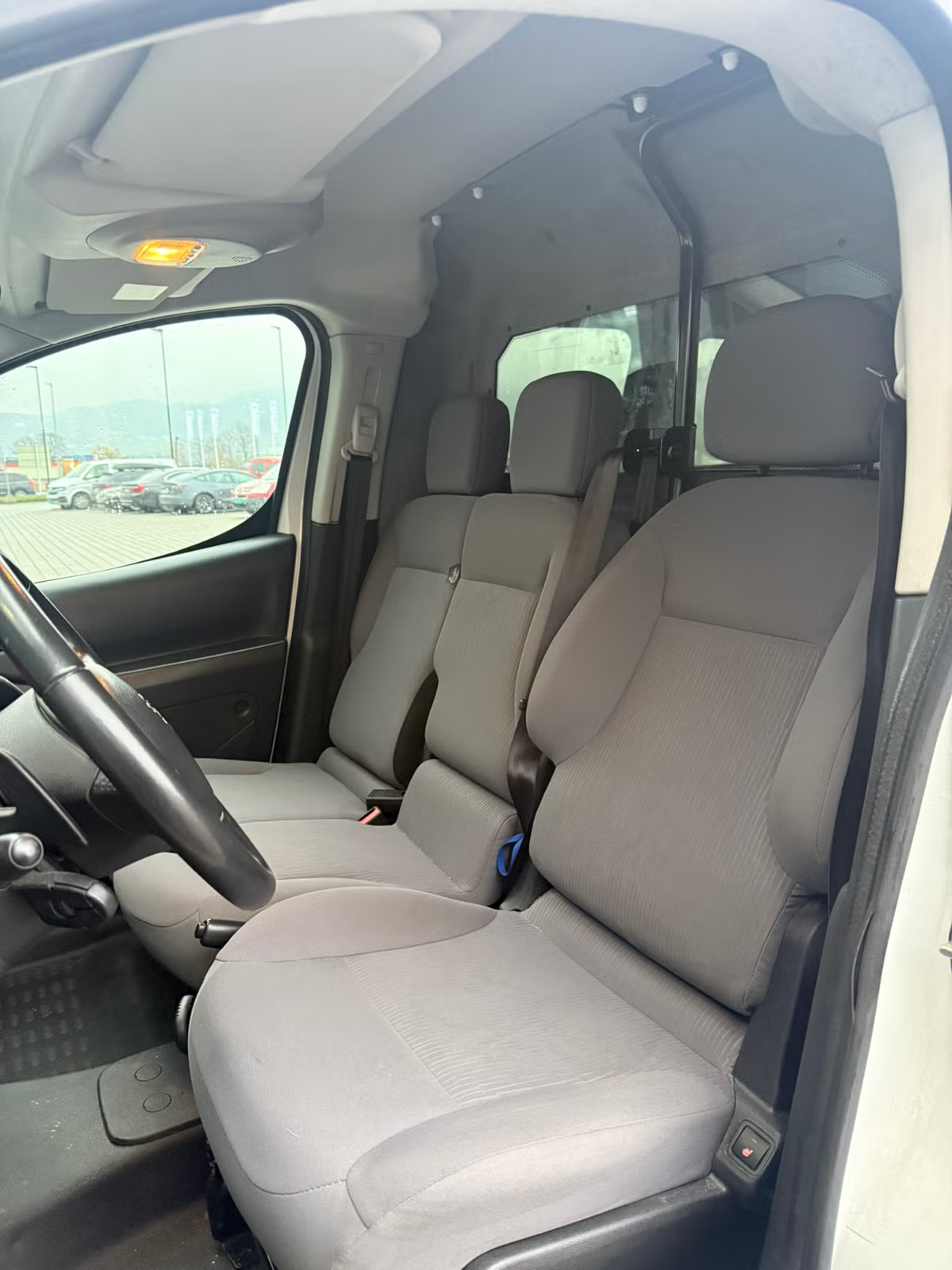 Peugeot Partner 2020 12