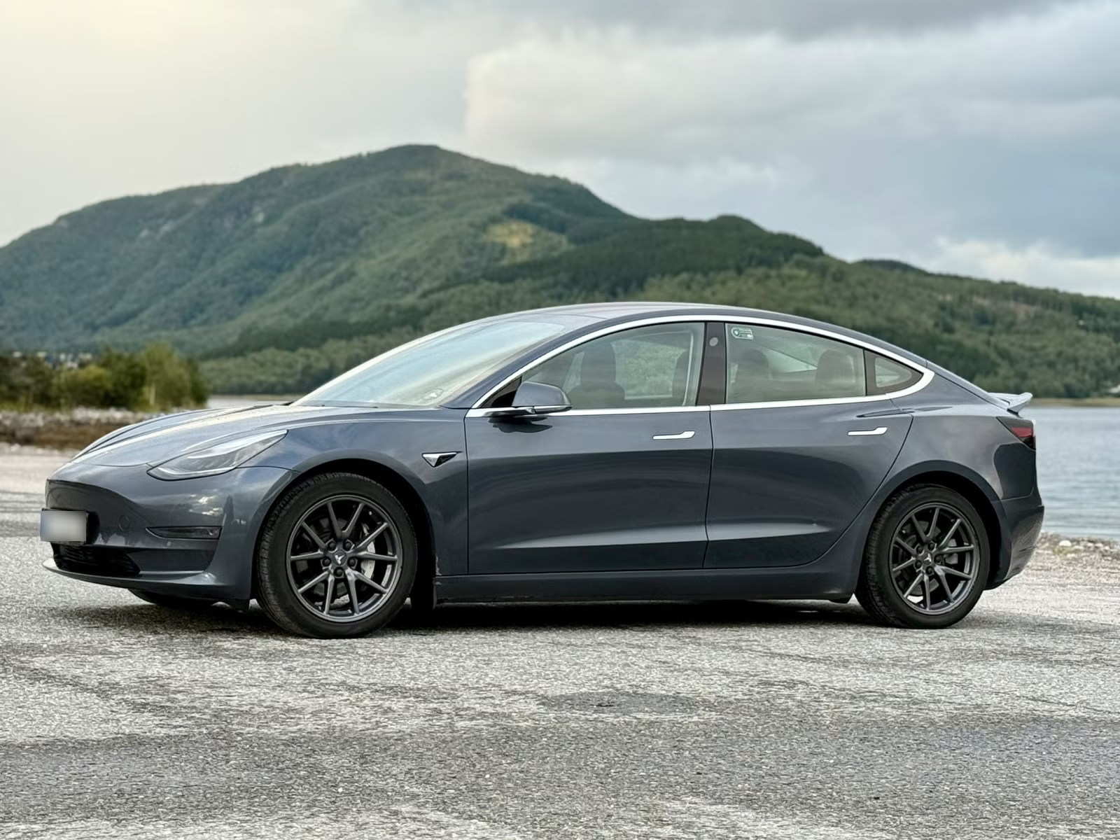 Tesla Model 3 2019 9