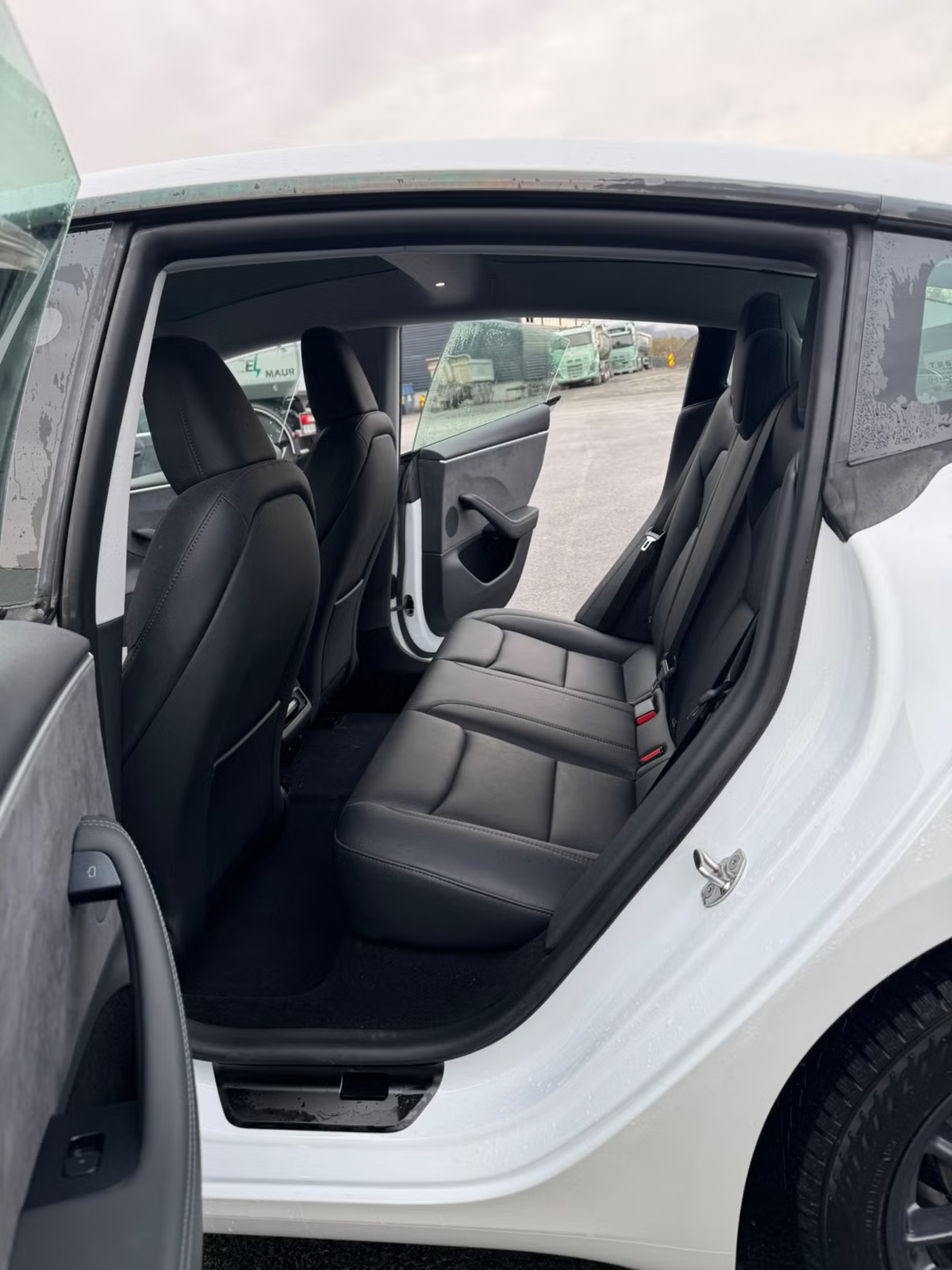 Tesla Model 3 2024 10