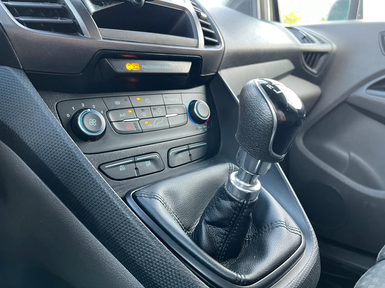 Ford Transit Connect 2019 12