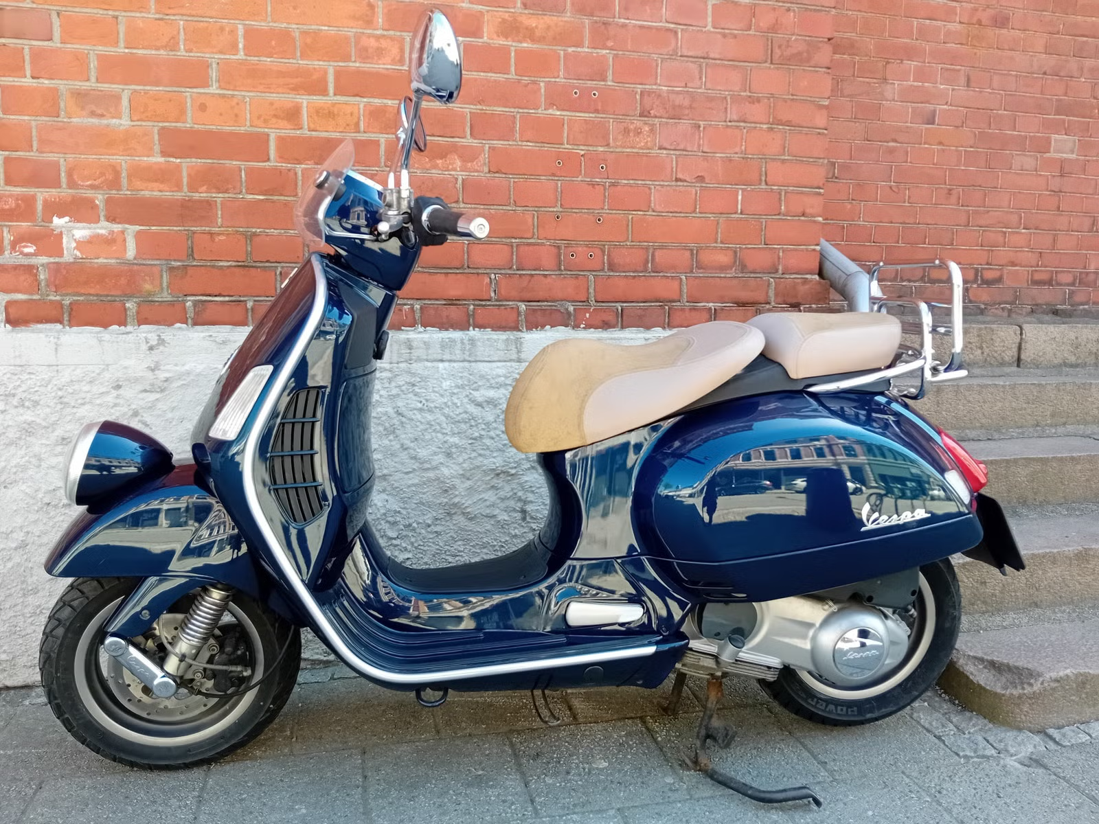 Vespa GTV125, Navy, Jubileumsmodell 2009 4