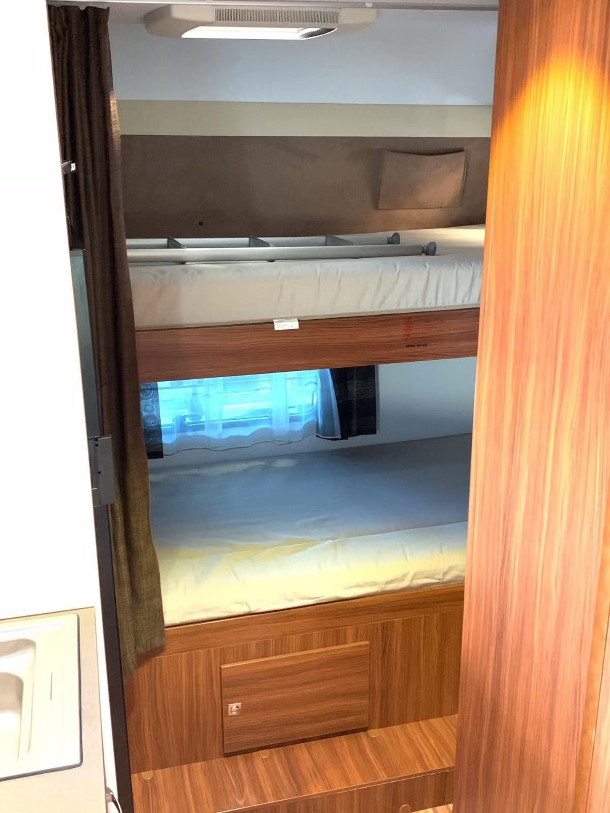 Adria Alcove 2017 11