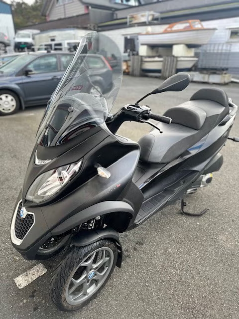 Piaggio MP3 300 2015 1