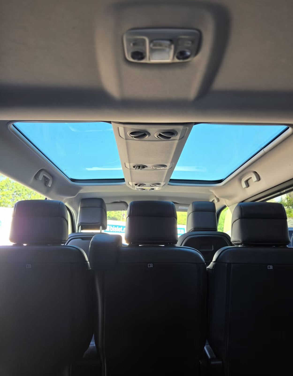 Peugeot Traveller Executive Family 2021 24