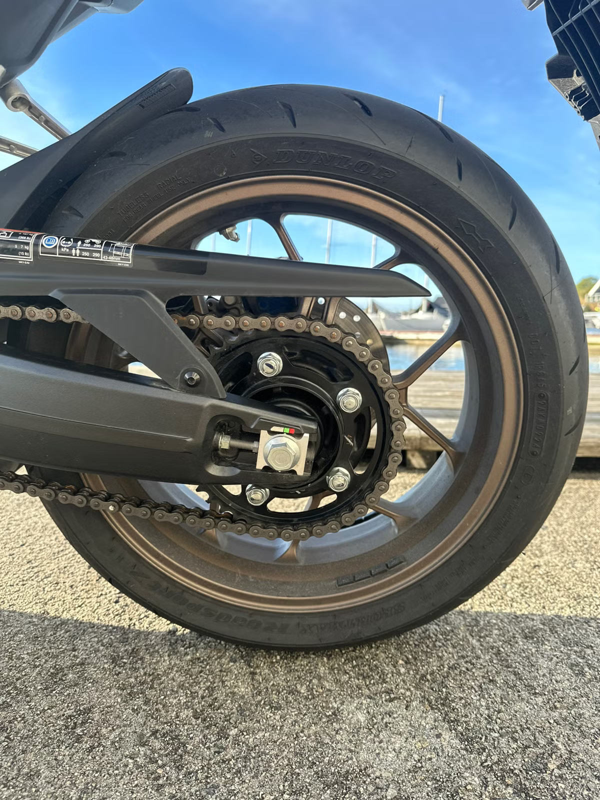 Honda CB 650 R 2025 37