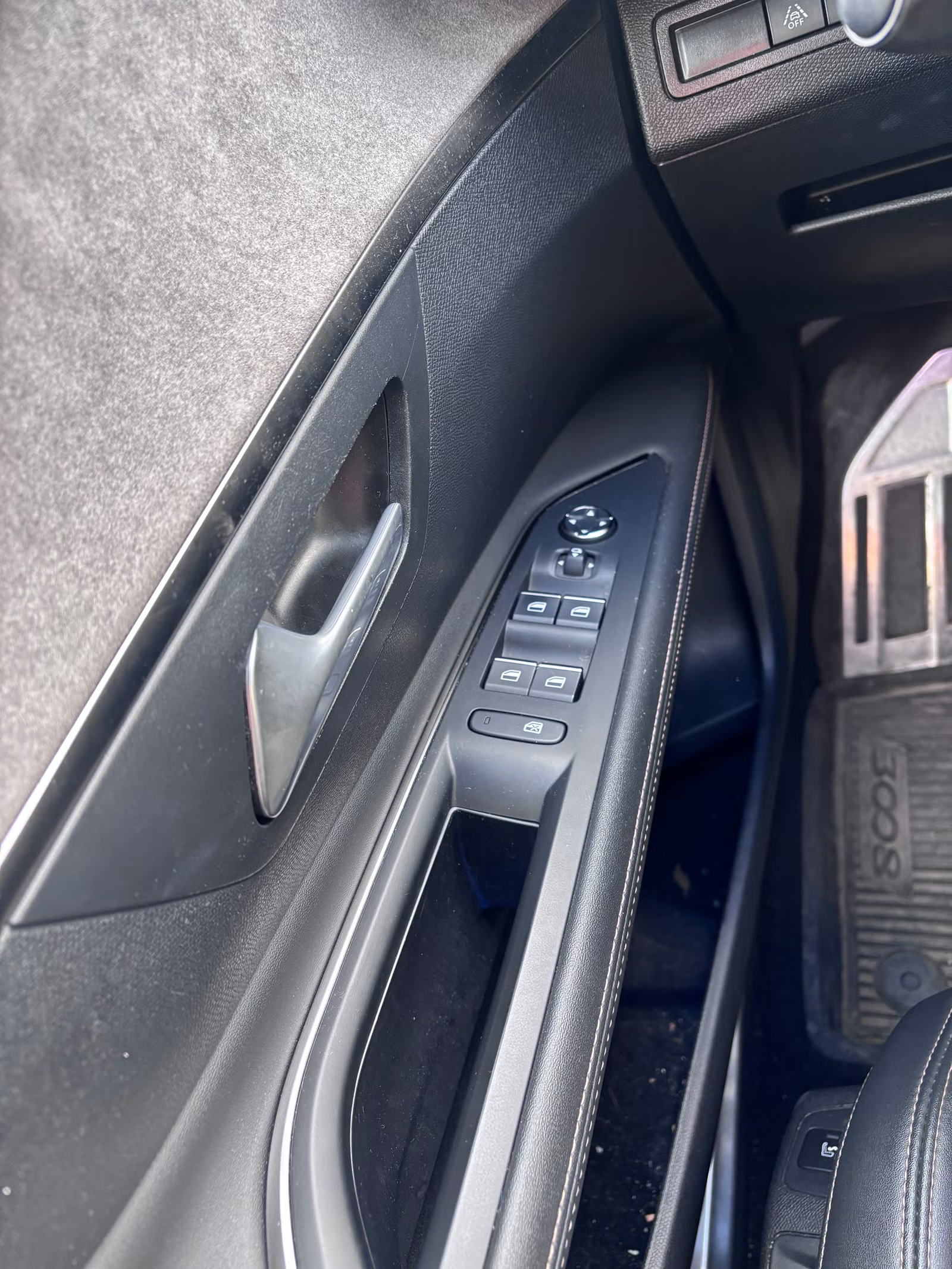 Peugeot 3008 2021 10