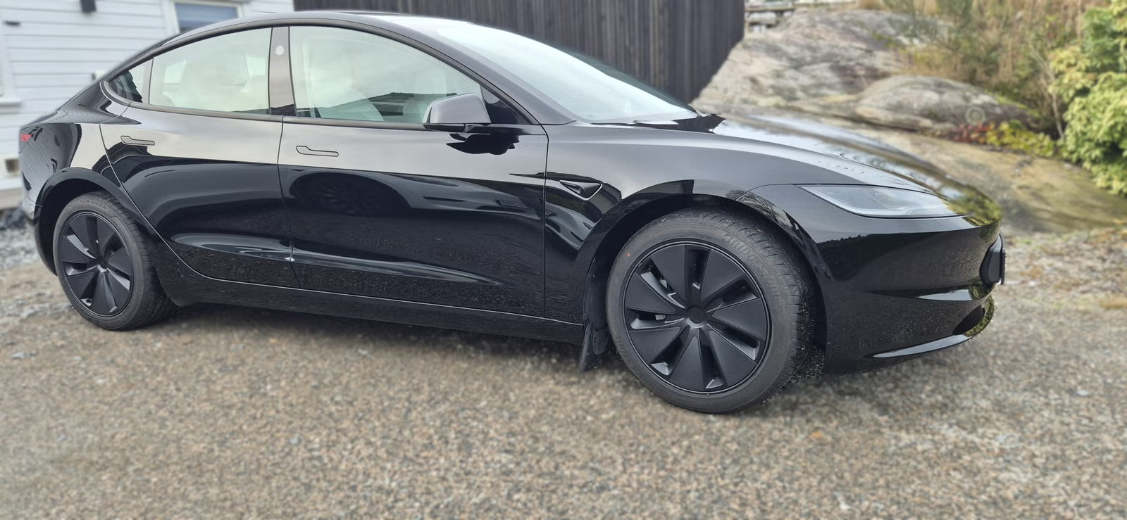 Tesla Model 3 2024 4