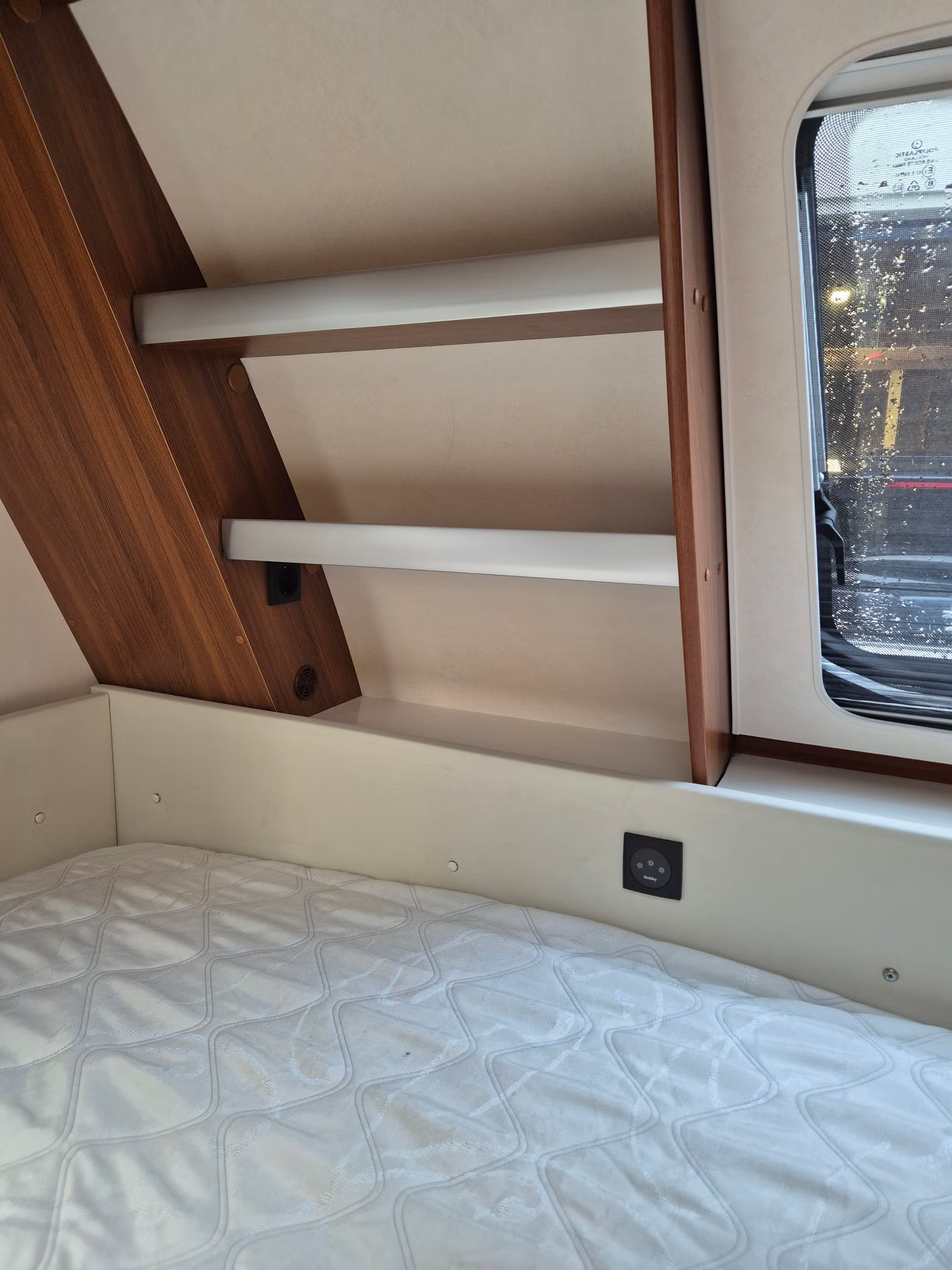 Hobby 560 CFe 2016 8