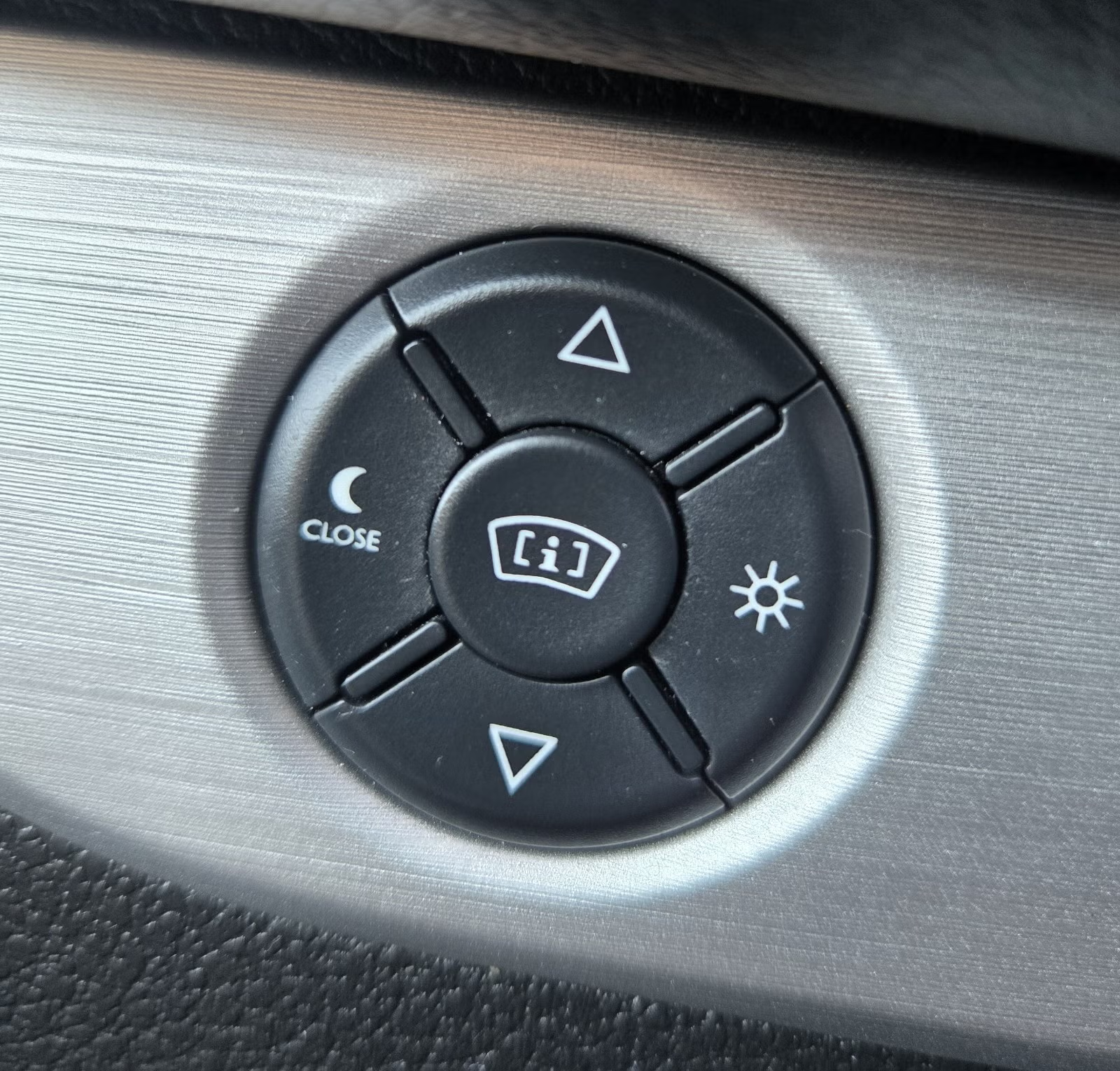 Peugeot Traveller Executive Family 2021 25