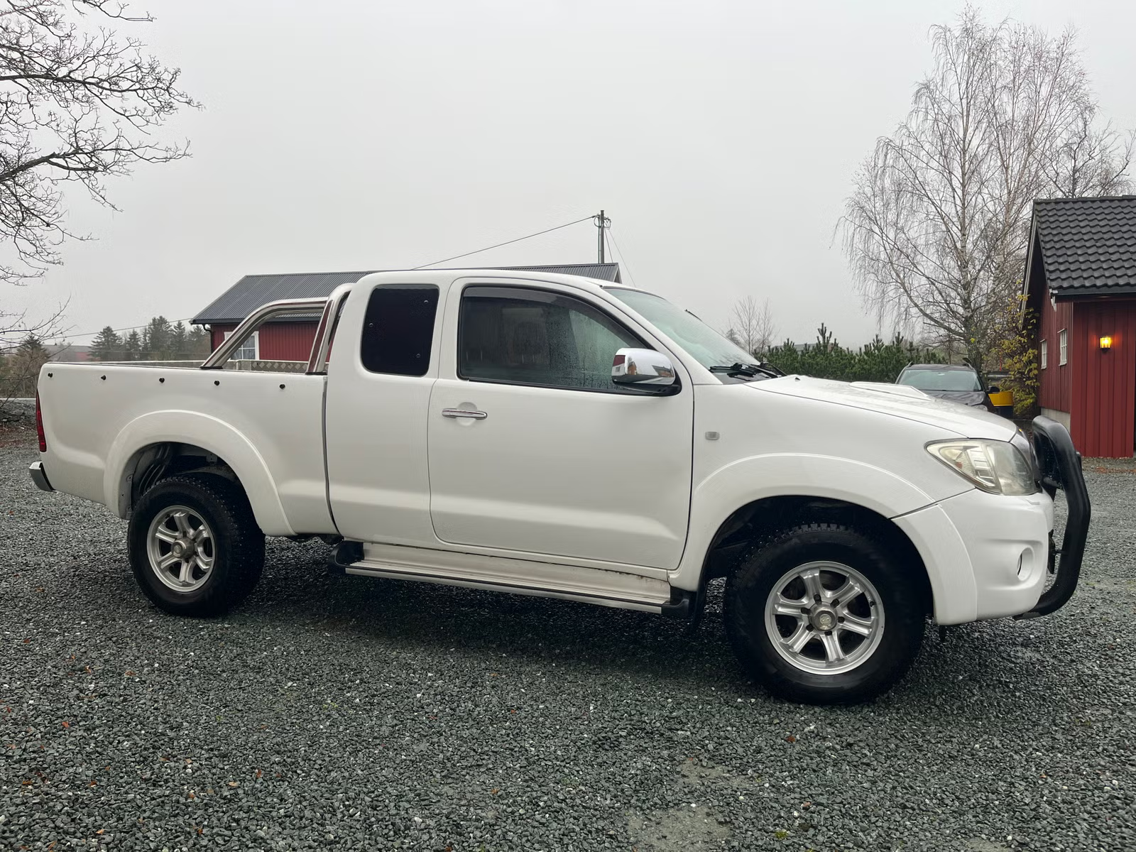 Toyota HiLux 2010 5