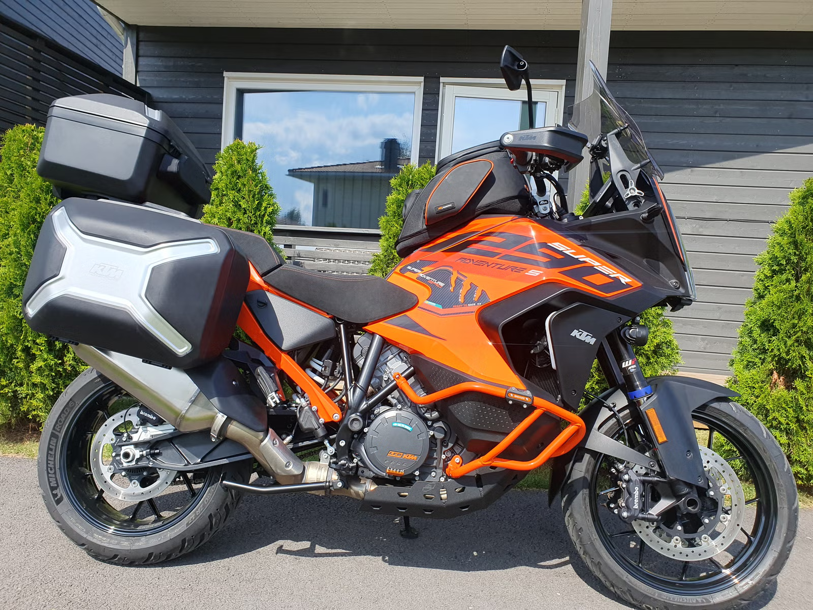 KTM 1290 Super Adventure S 2024 4