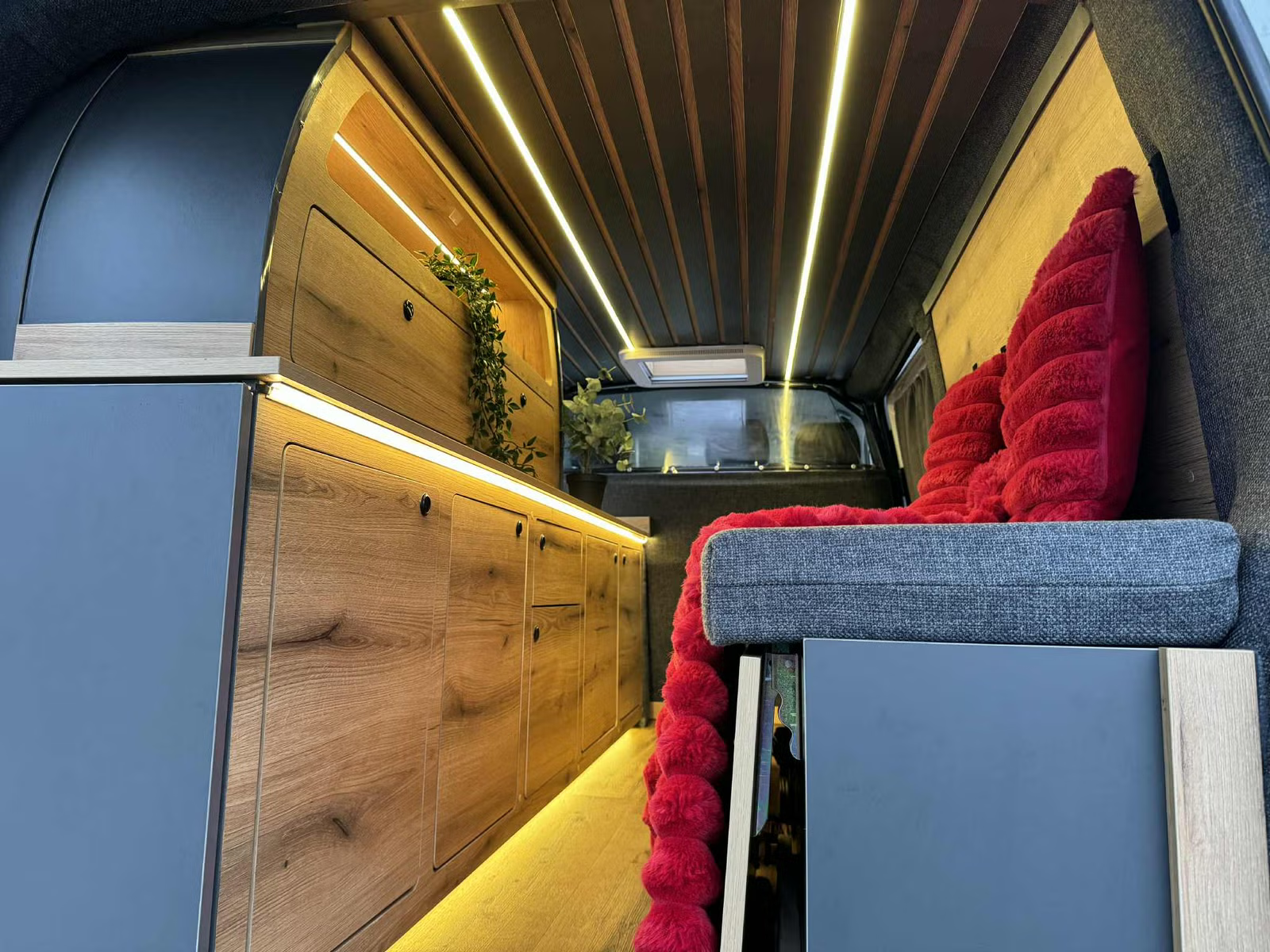 Volkswagen Transporter 2017 21