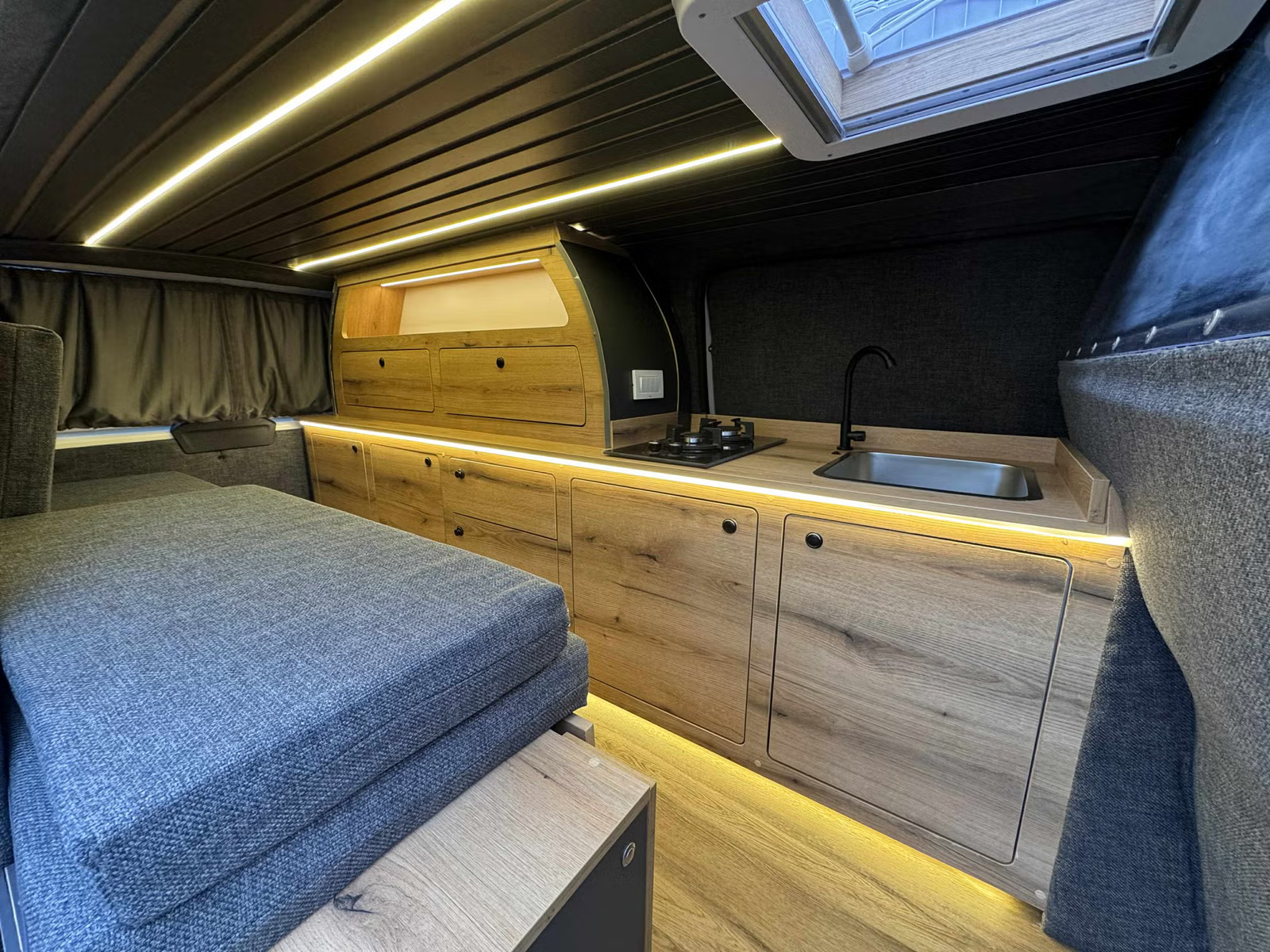 Volkswagen Transporter 2017 31