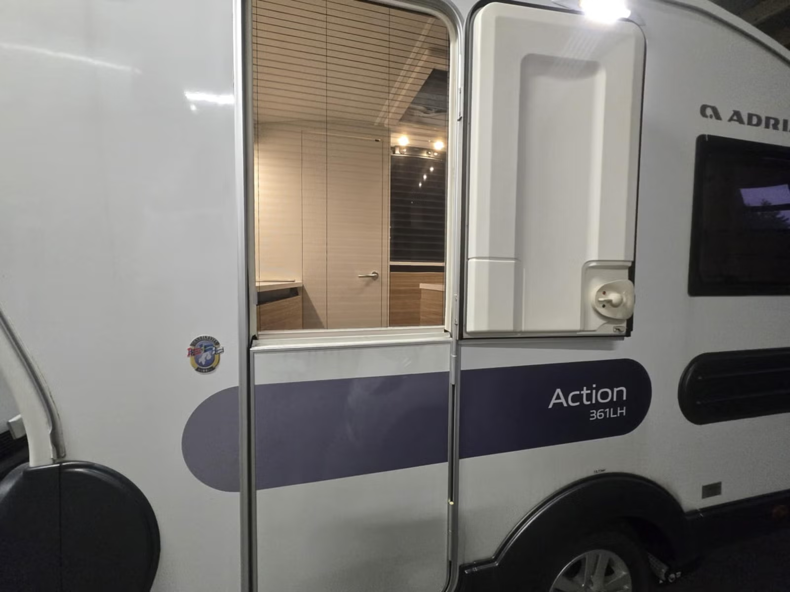 Adria Action 361 2017 8