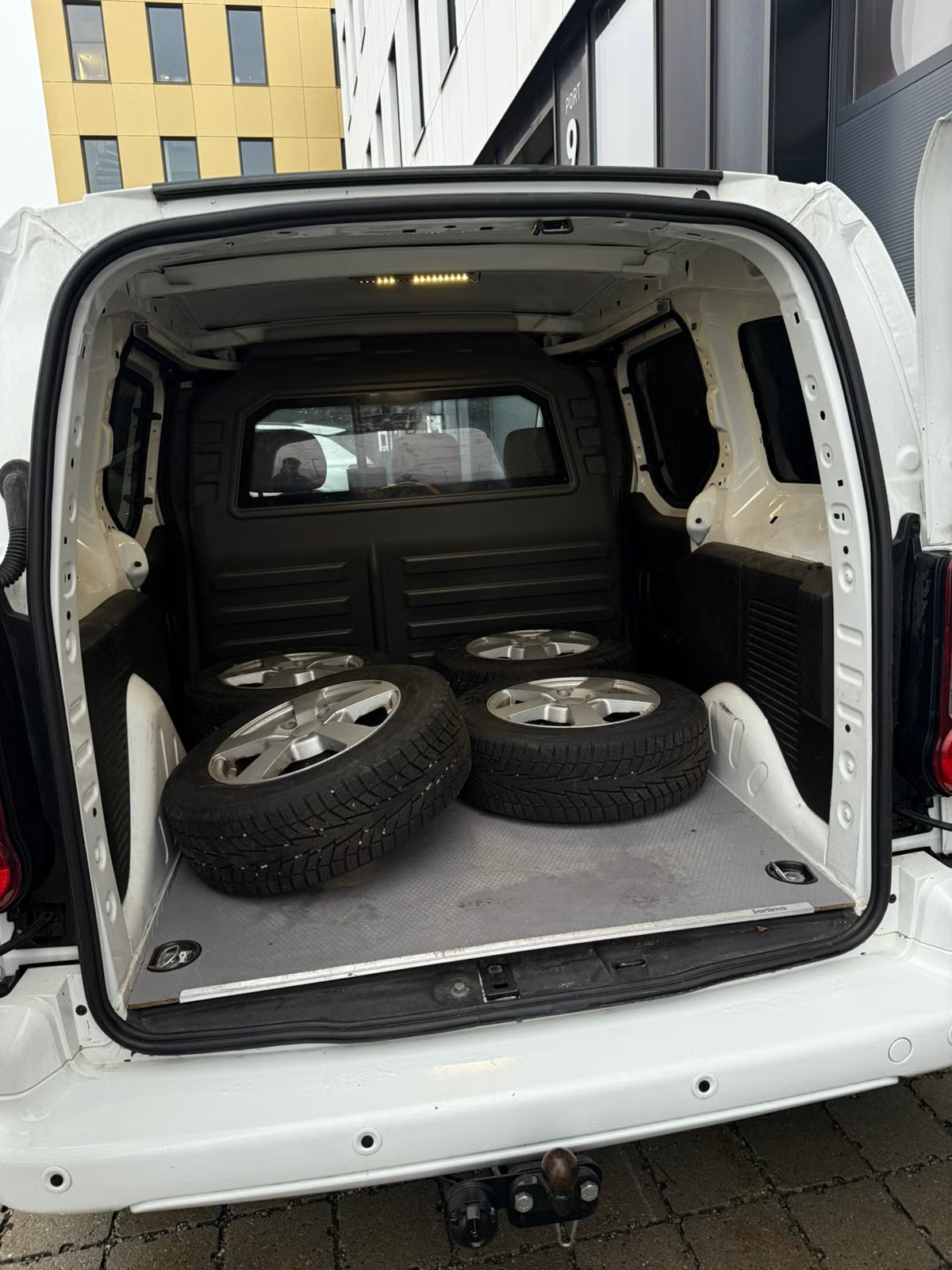 Peugeot Partner 2020 11