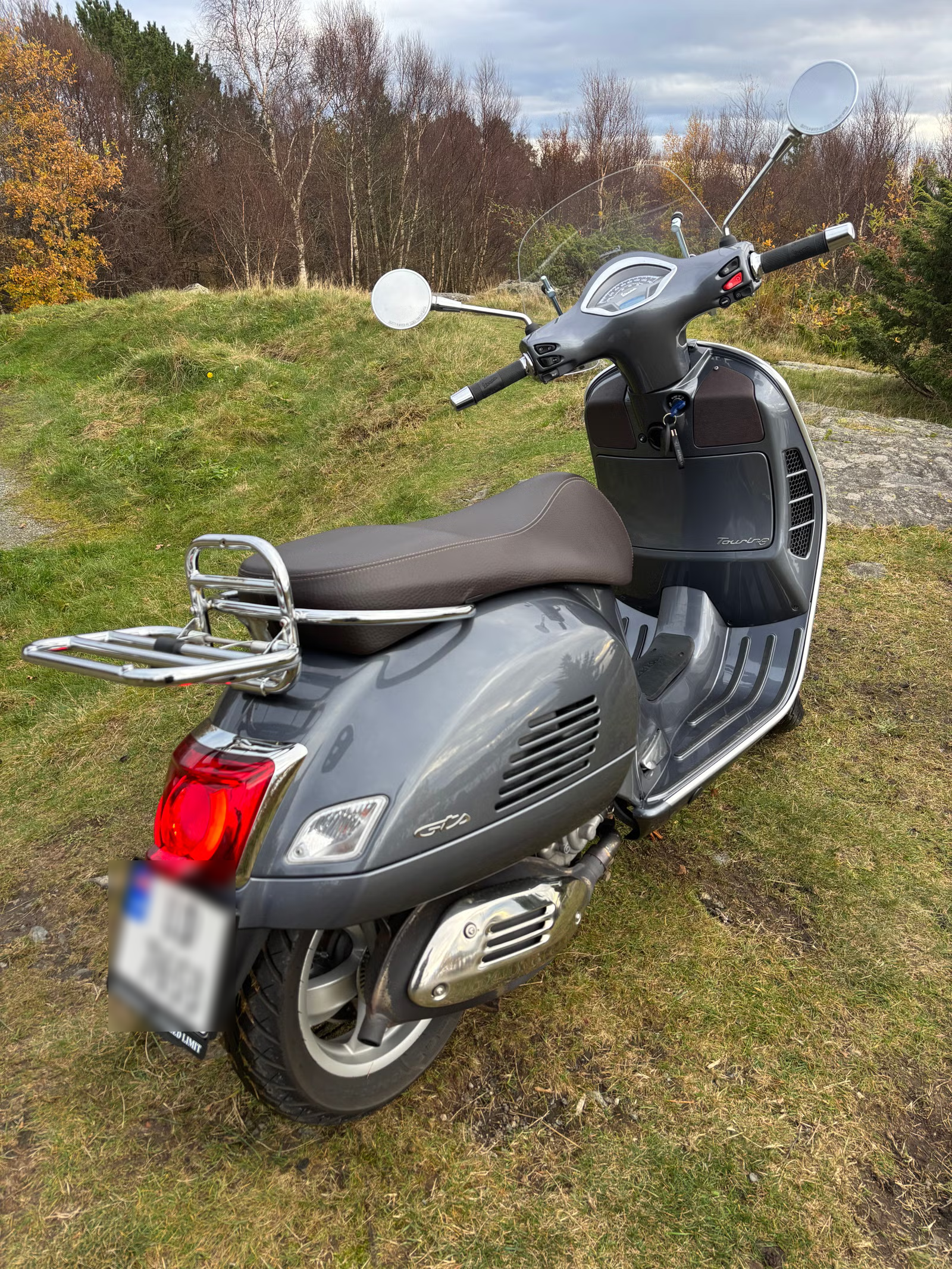 Vespa GTS 300 Touring HPE 2021 4