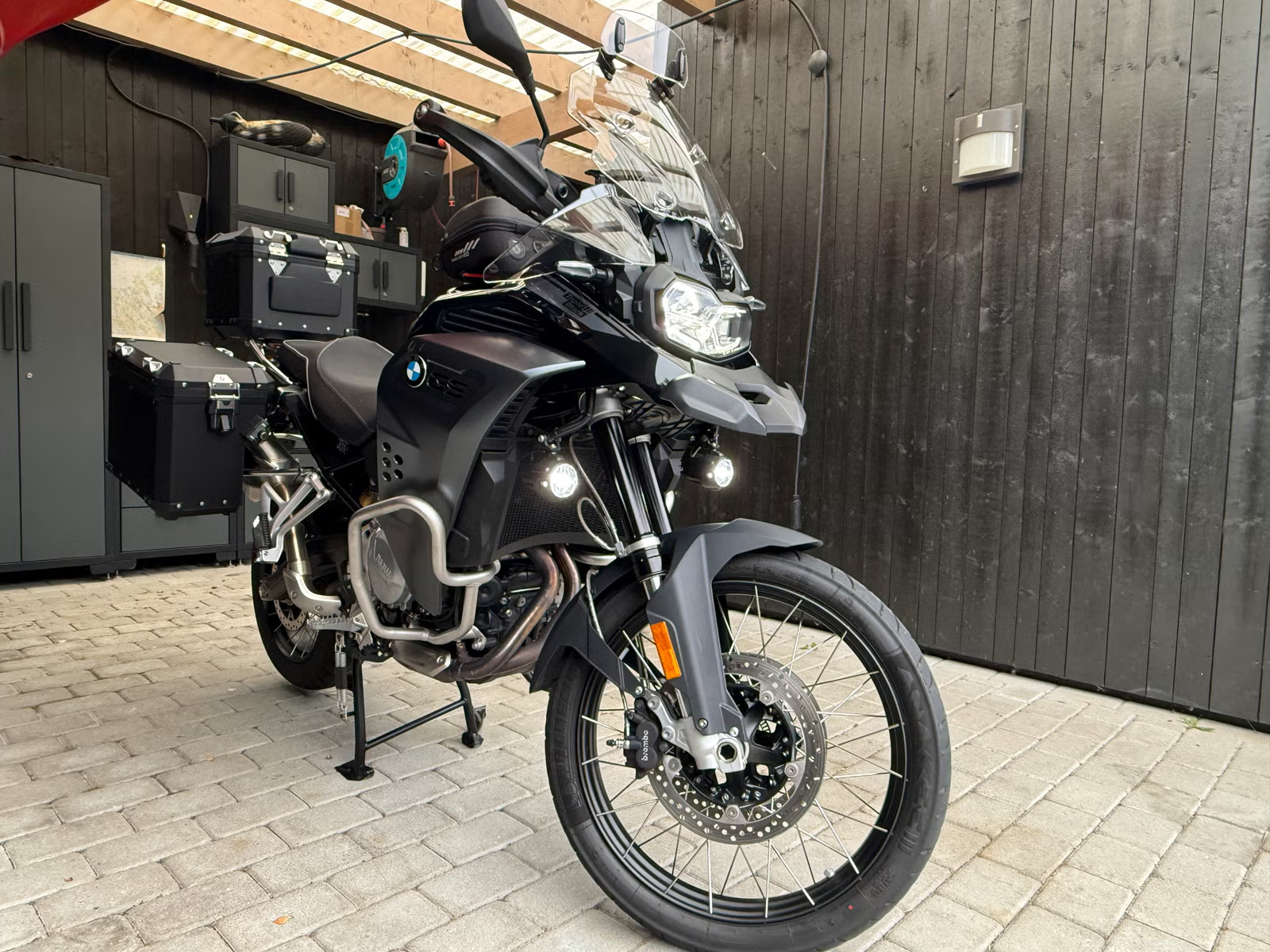 BMW F 850 GS Adventure Triple Black 2023 4
