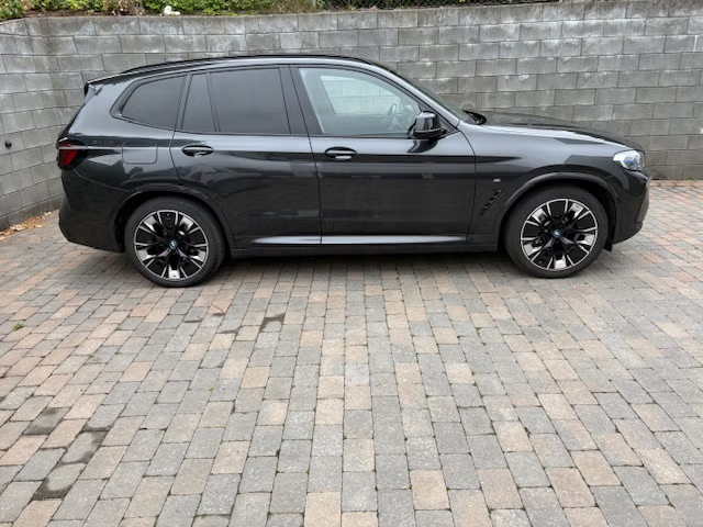 BMW iX3 2023 10