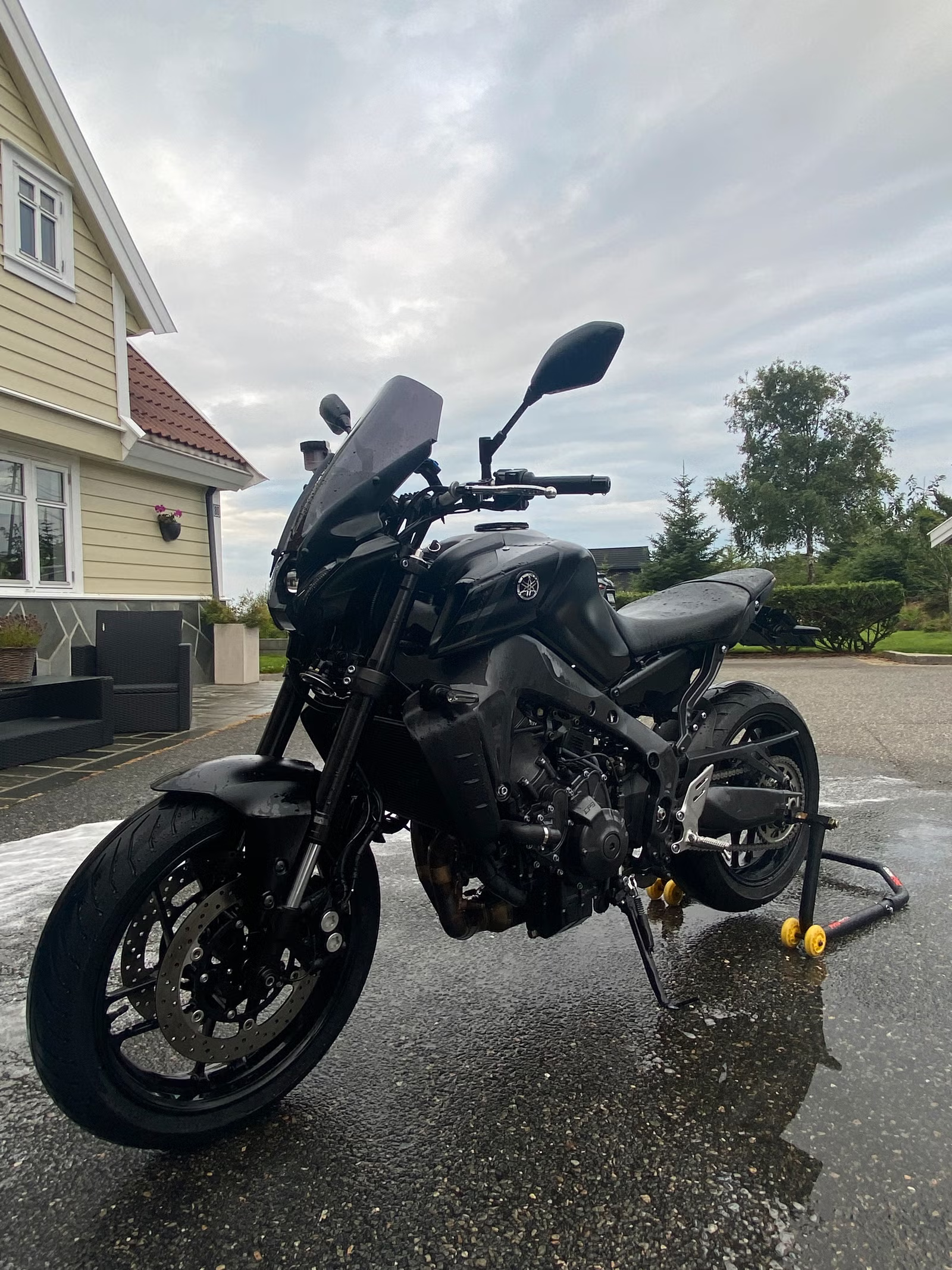 Yamaha MT-09 2023 1