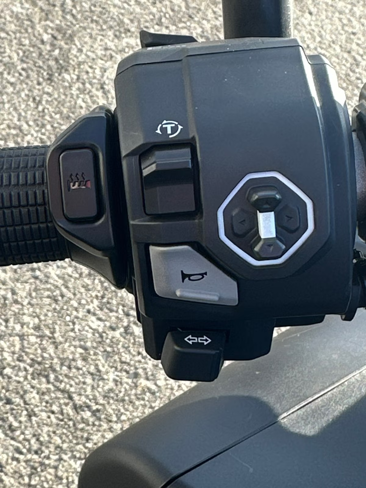 Honda CB 650 R 2025 18