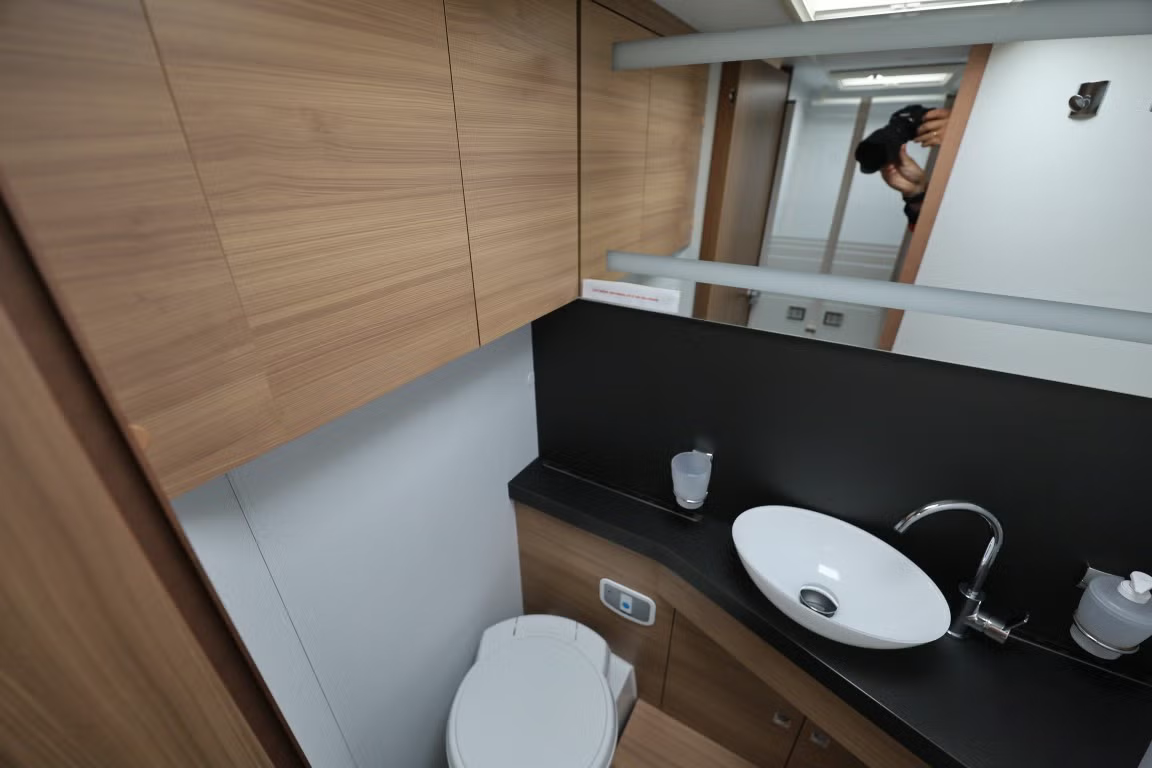 Adria Matrix 670 SC Plus 2019 18