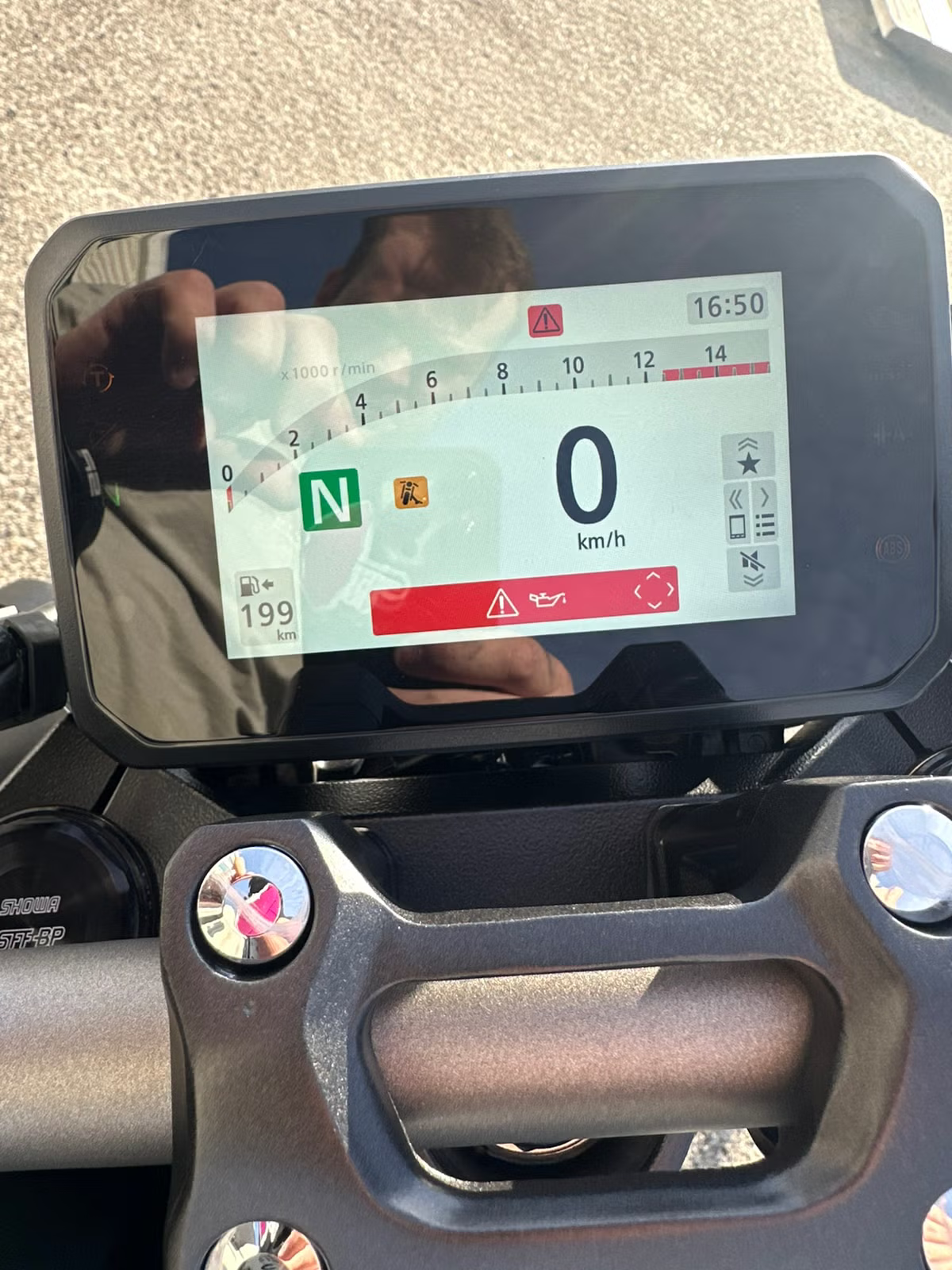 Honda CB 650 R 2025 24