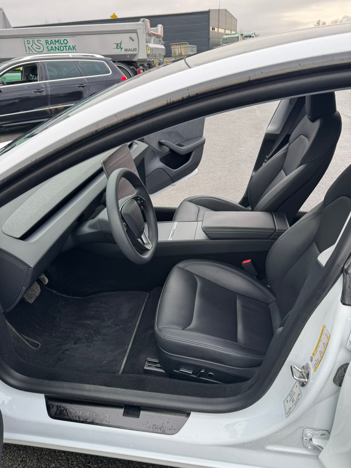 Tesla Model 3 2024 12