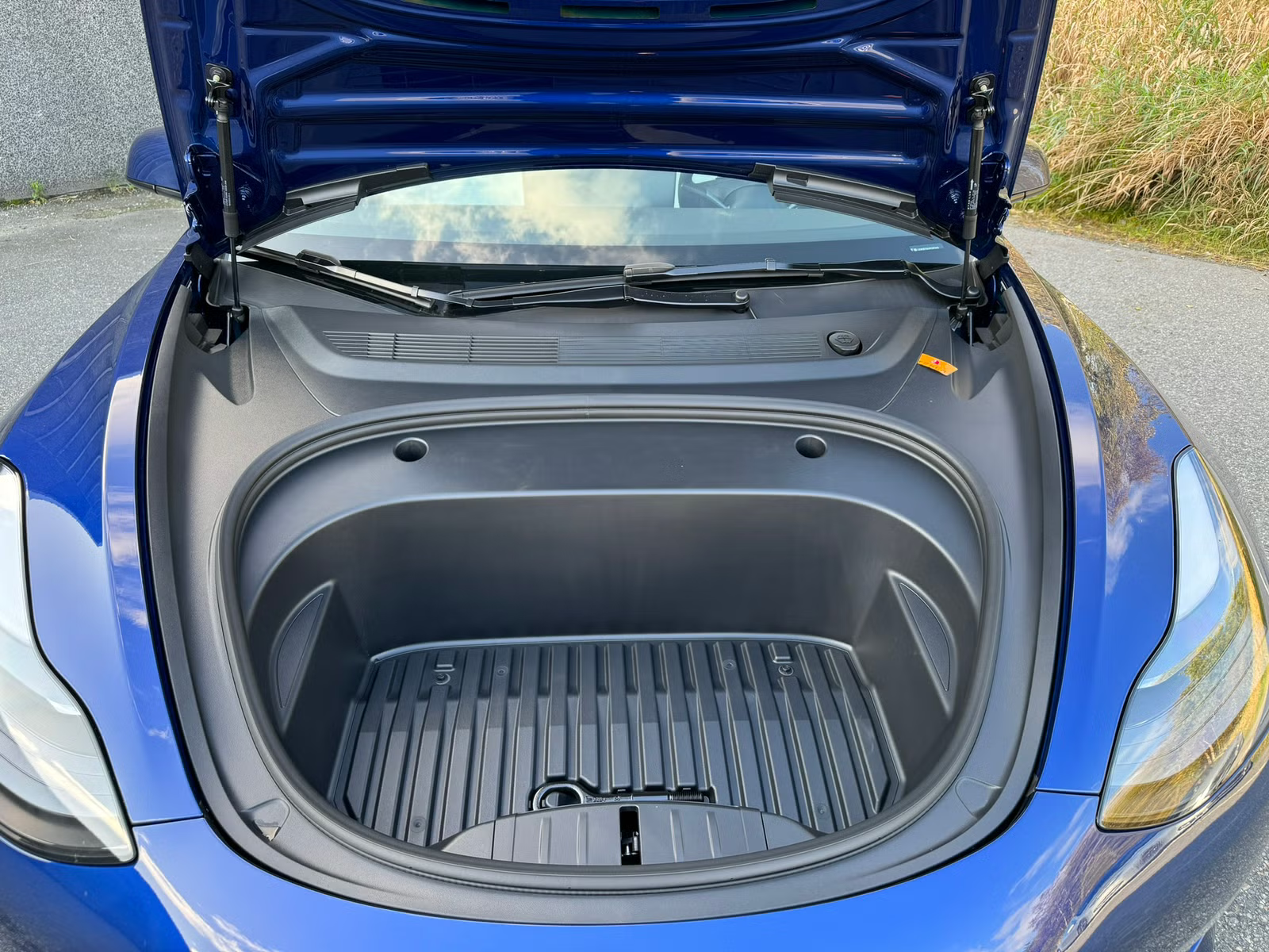 Tesla Model 3 Long Range 2023 13